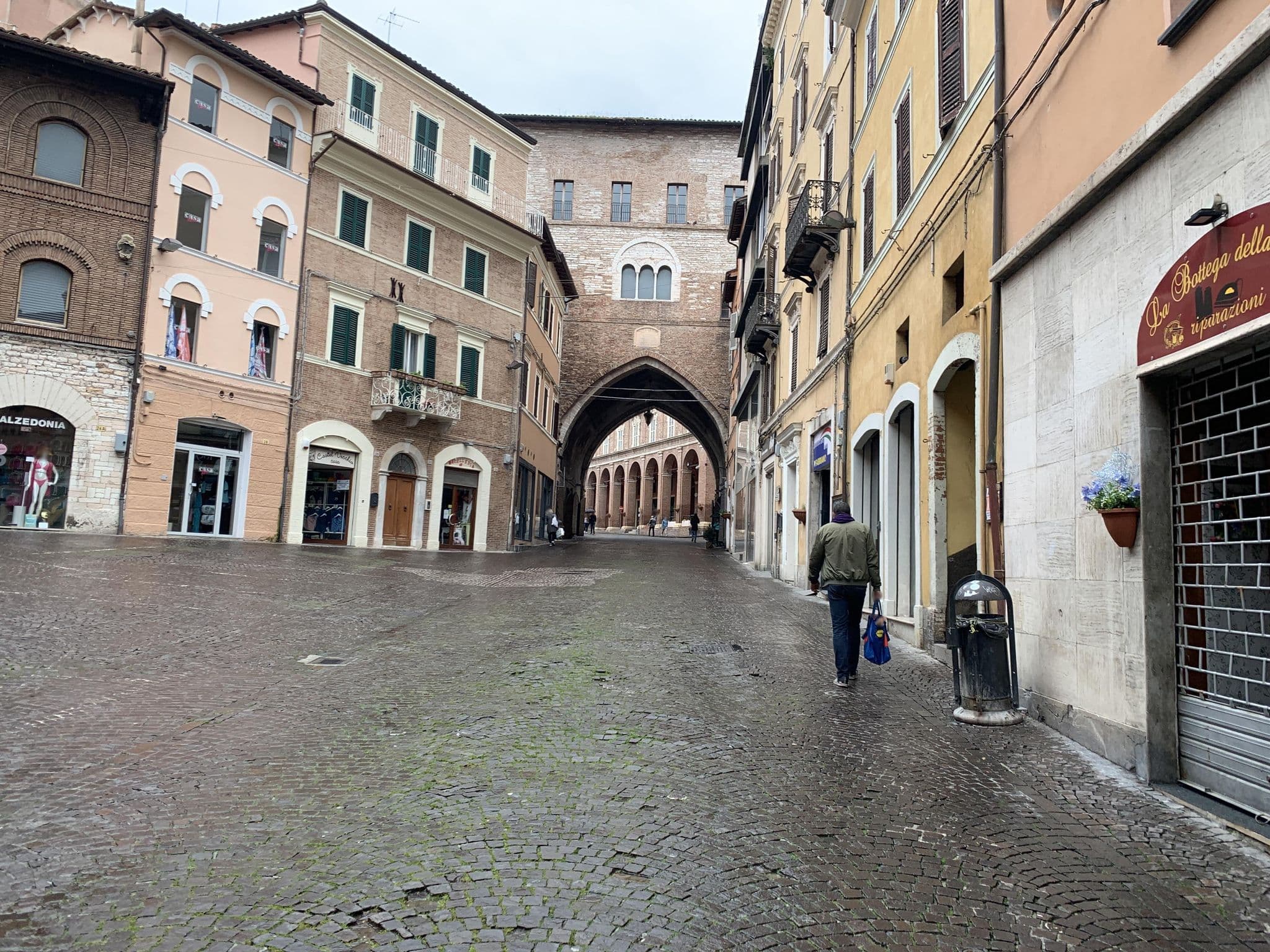 Street view near B&B del Podestà, Fabriano — © robot8a (CC BY-SA · Mapillary)