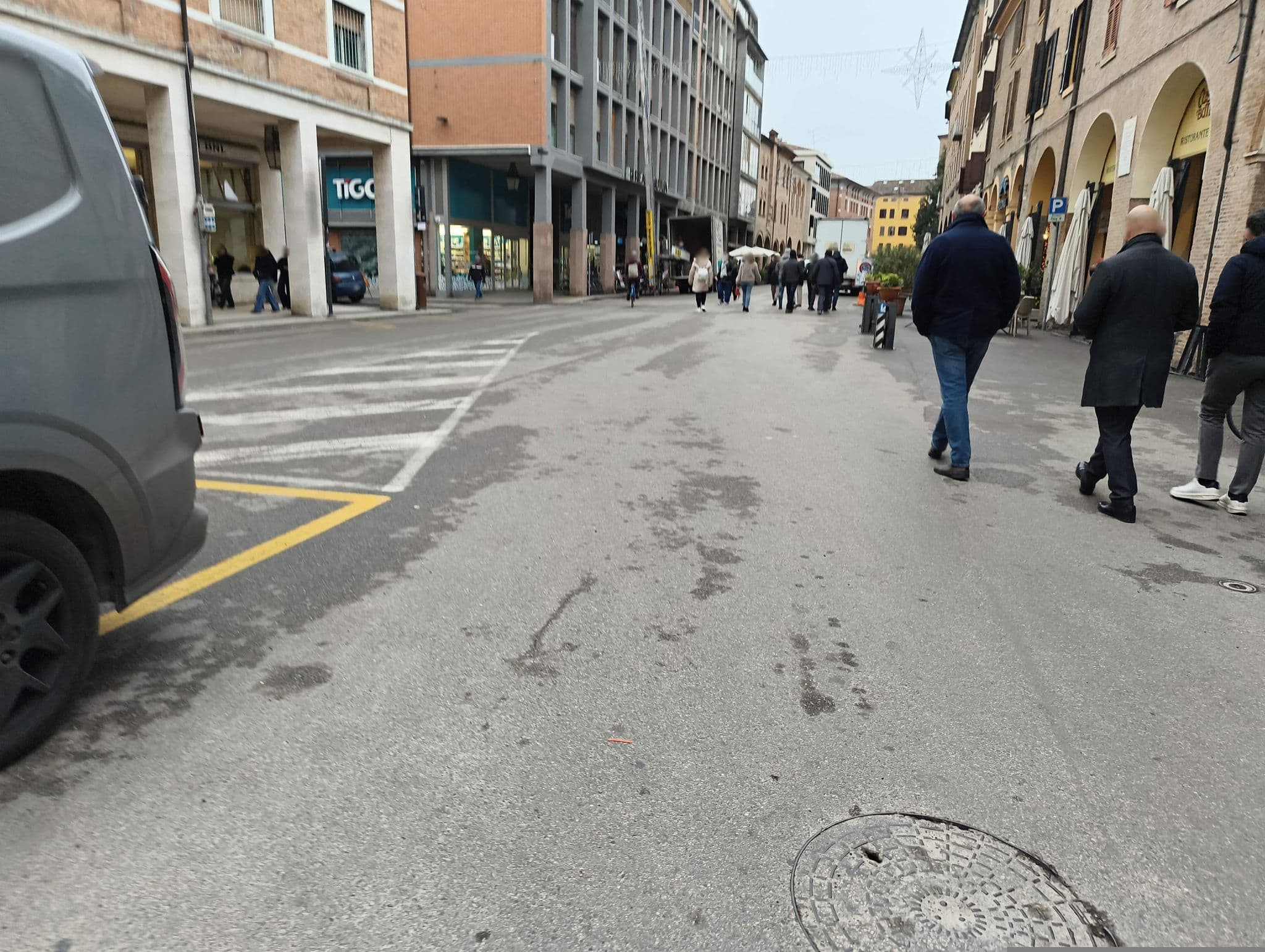 Street view near Boutique Hotel Nazionale Ferrara, Ferrara — © marcuscalabresus (CC BY-SA · Mapillary)