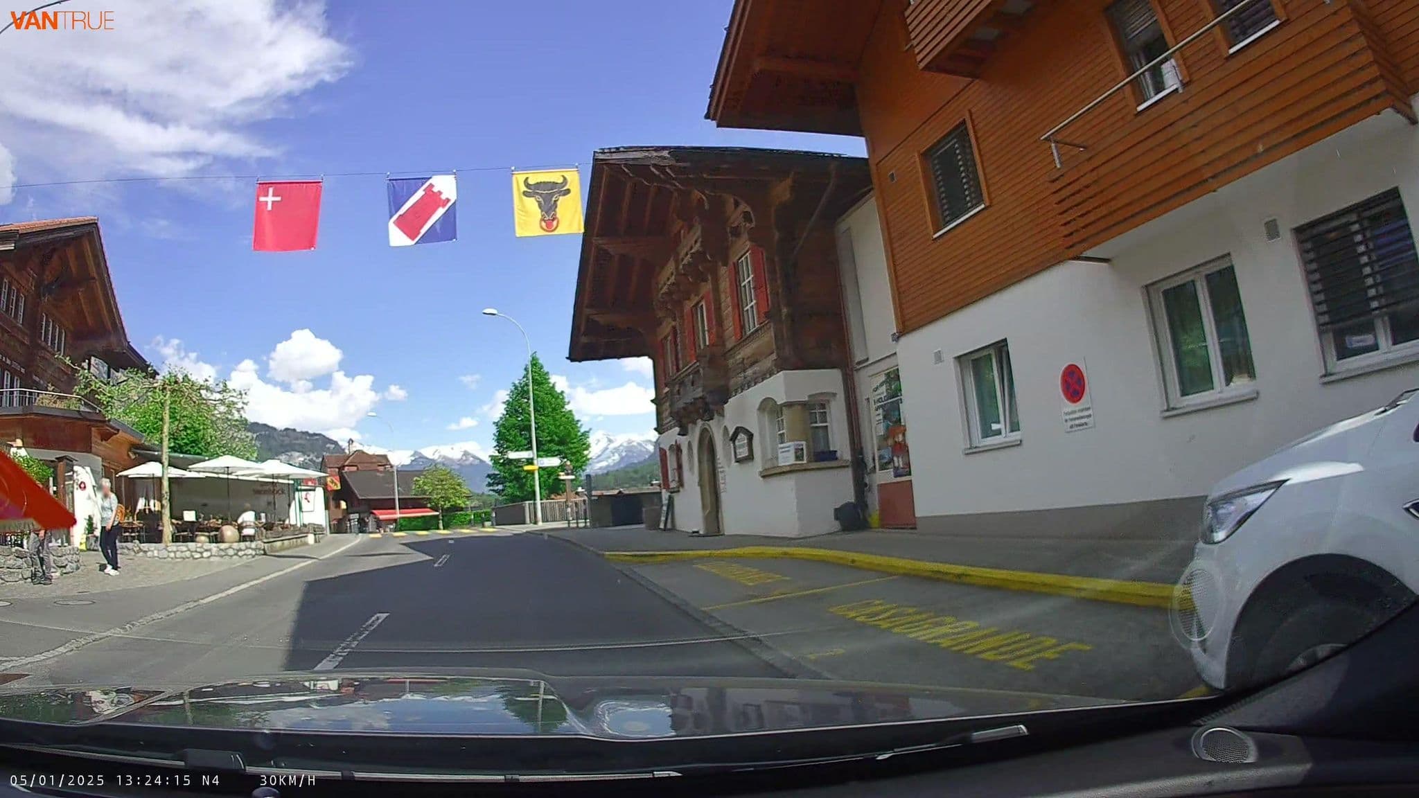 Street view near Steinbock, Brienz — © fcignat (CC BY-SA · Mapillary)