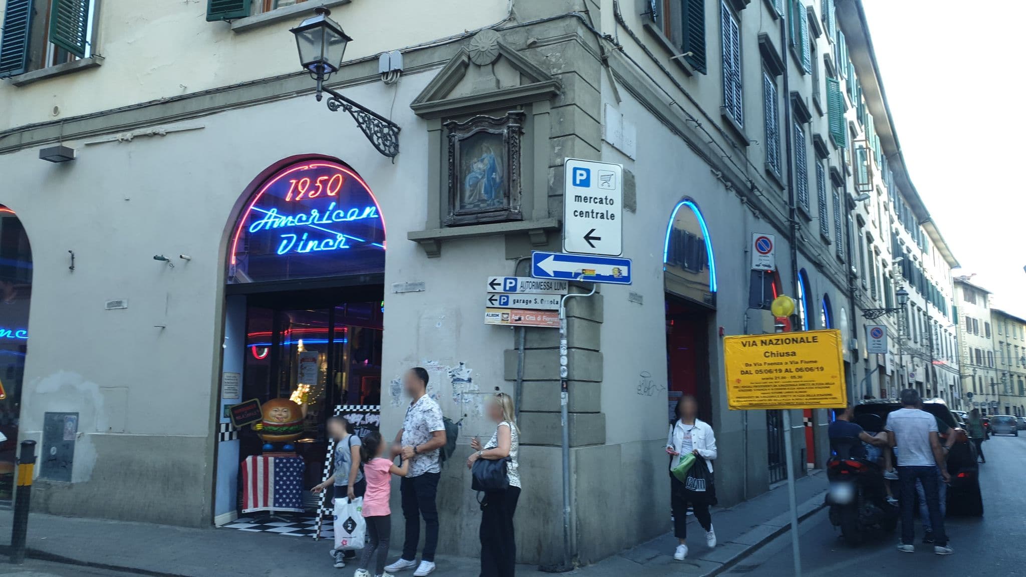 Street view near Flom Boutique Hotel, Florence — © jopparn (CC BY-SA · Mapillary)
