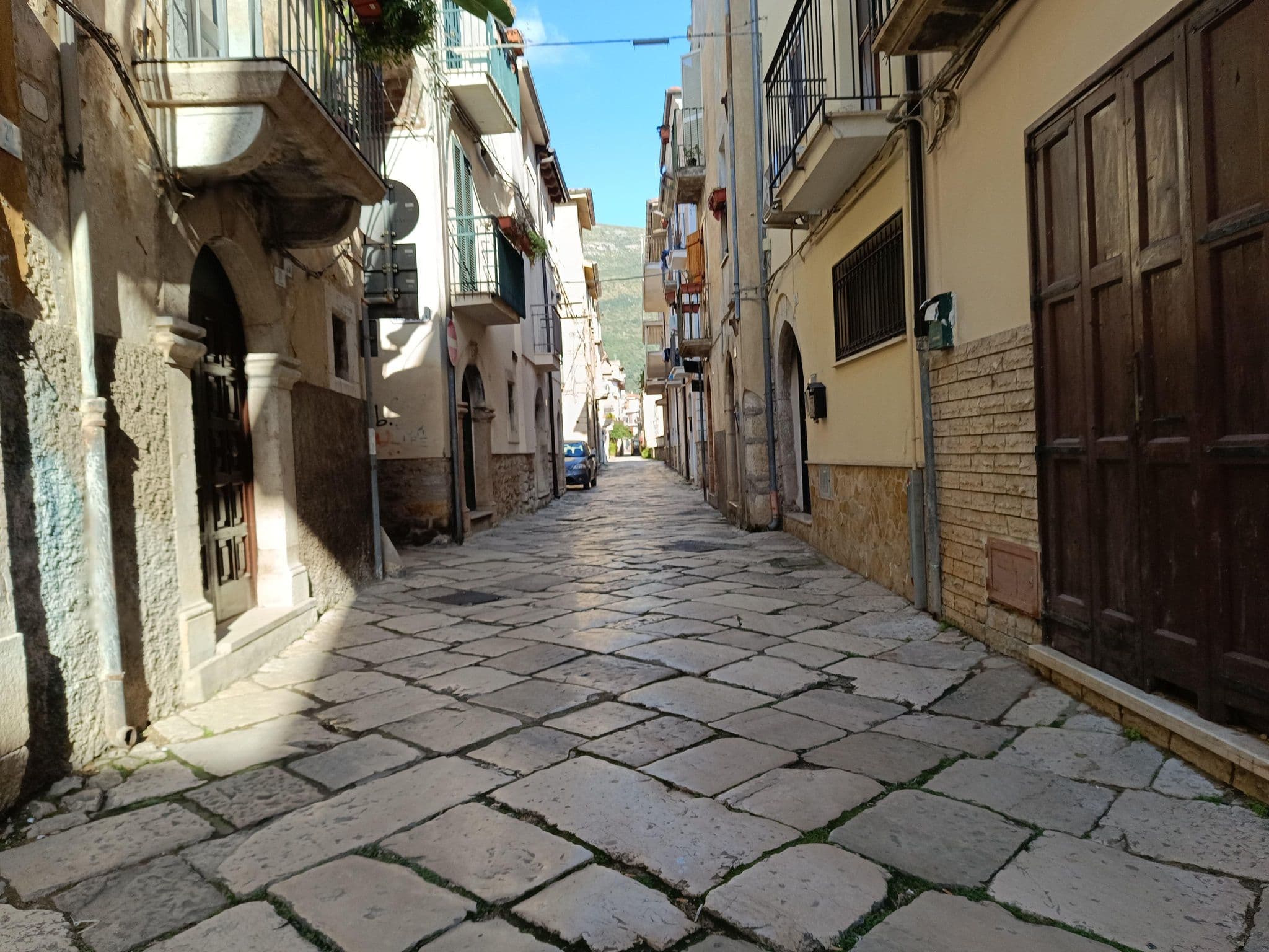 Street view near BedAndBreakfast Camere Primavera, Fondi — © odiug (CC BY-SA · Mapillary)