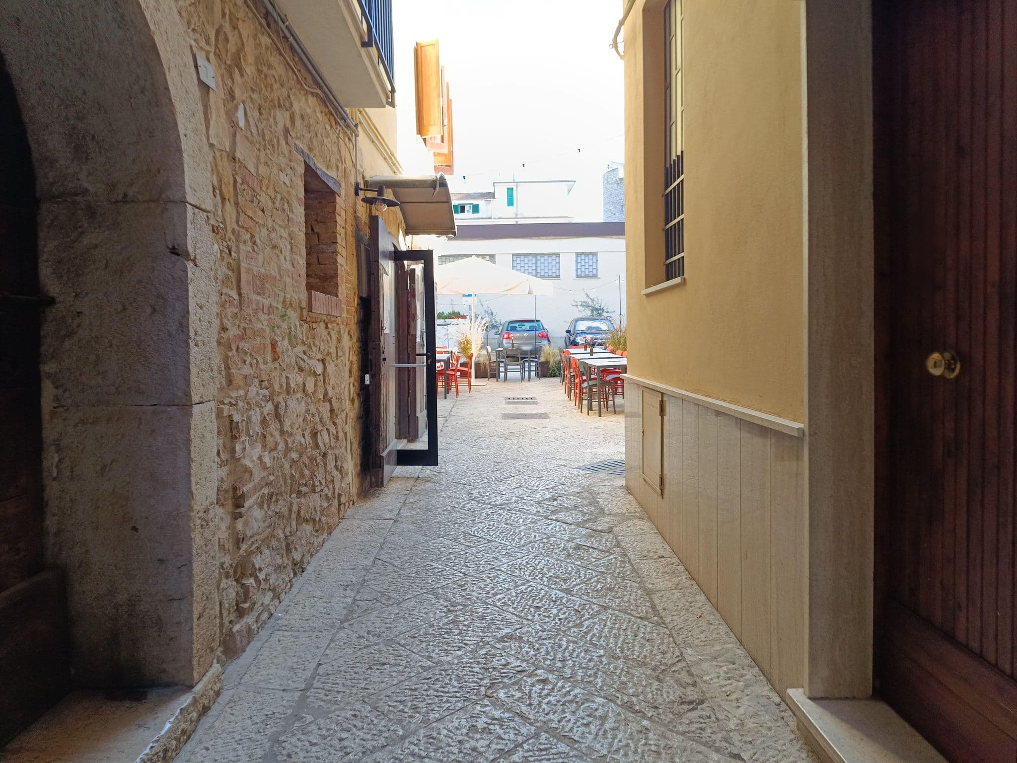Street view near B&B Ninna Nanna, Fondi — © odiug (CC BY-SA · Mapillary)