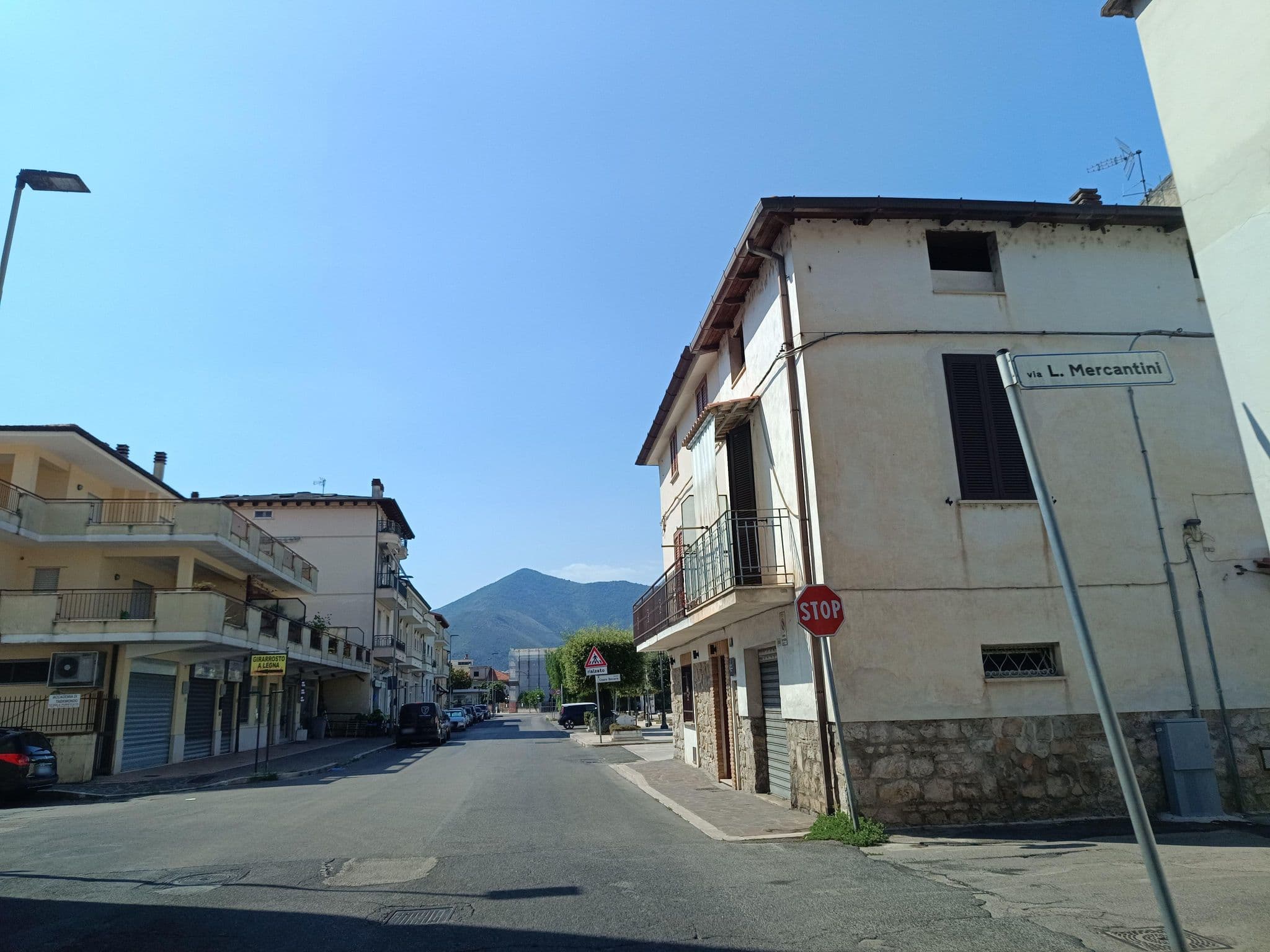 Street view near Il Beccaria Relais B&B, Fondi — © odiug (CC BY-SA · Mapillary)