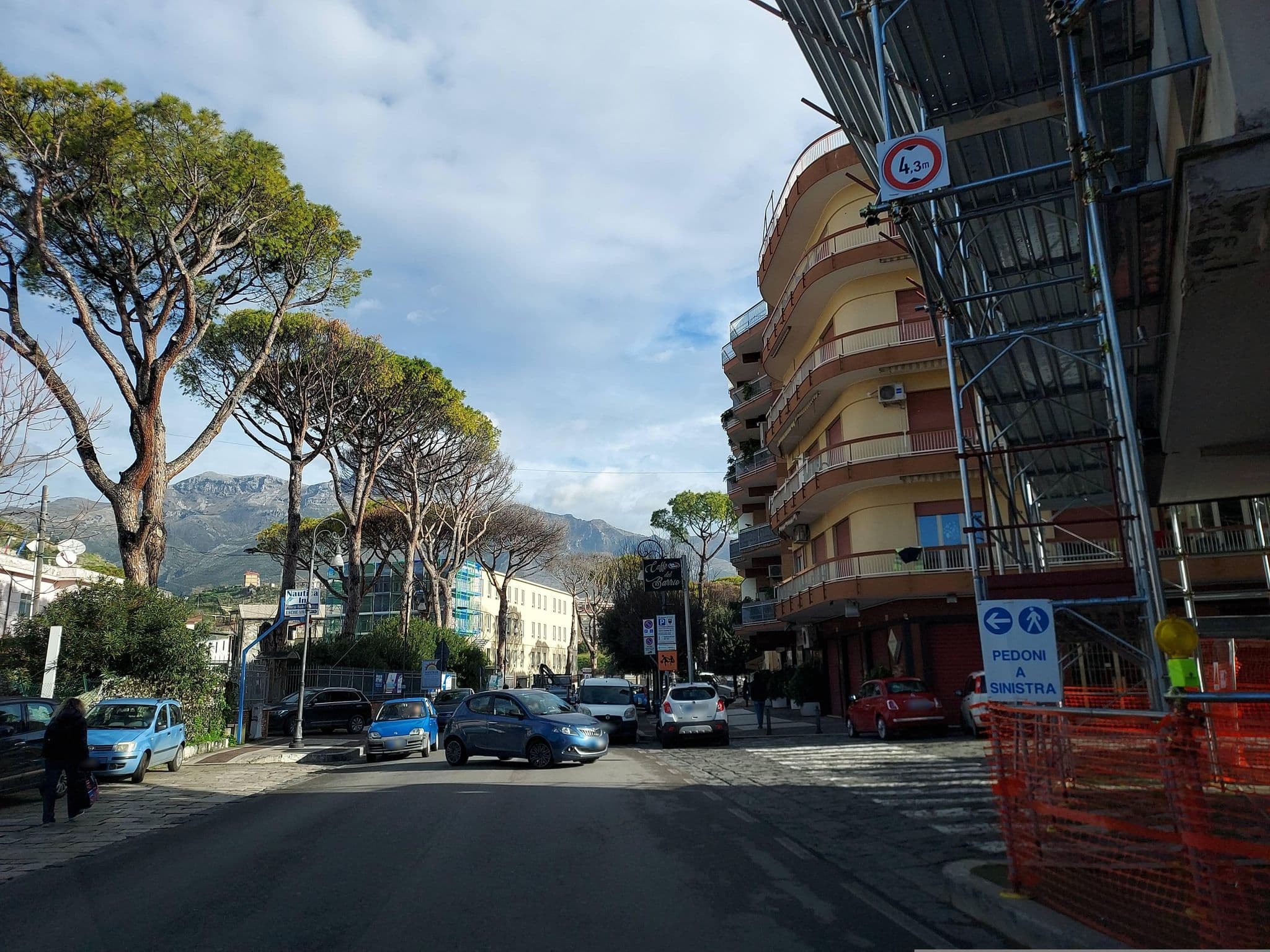 Street view near Damahouse B&B, Formia — © odiug (CC BY-SA · Mapillary)