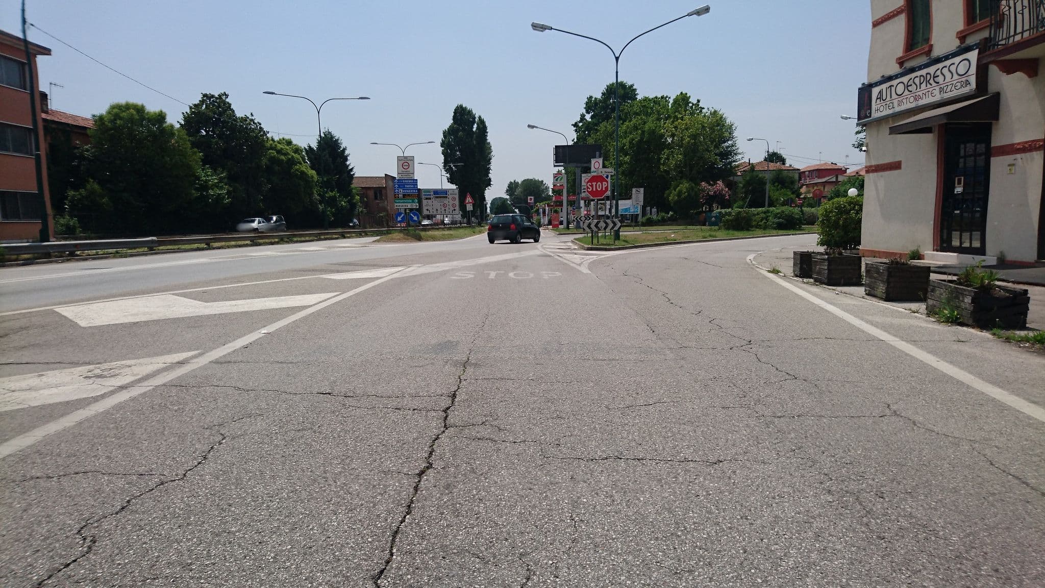 Street view near Hotel Autoespresso Venice, Mestre — © voschix (CC BY-SA · Mapillary)