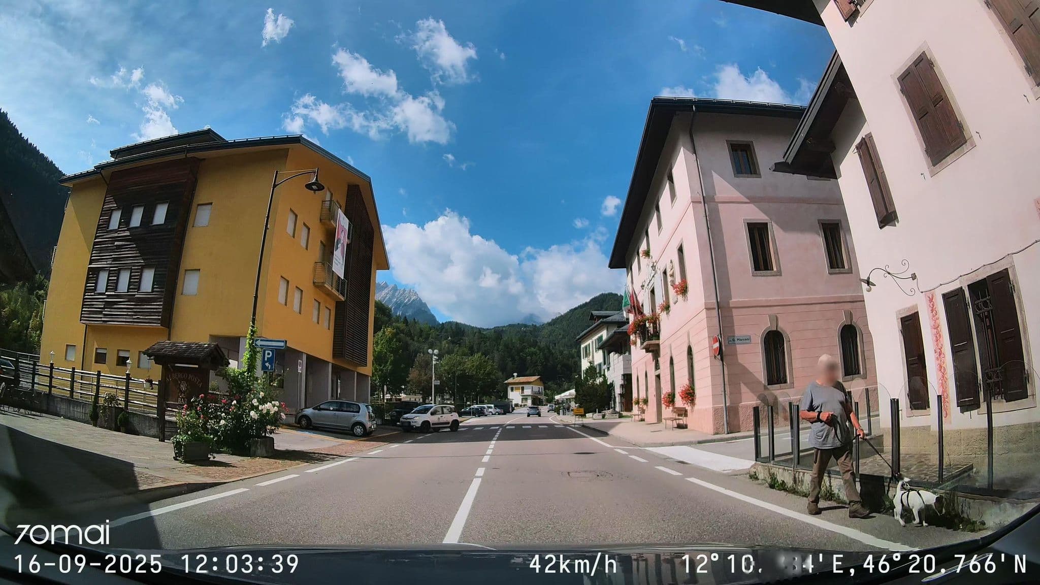 Street view near Hotel Posta Zoldo, Forno di Zoldo — © doriel (CC BY-SA · Mapillary)