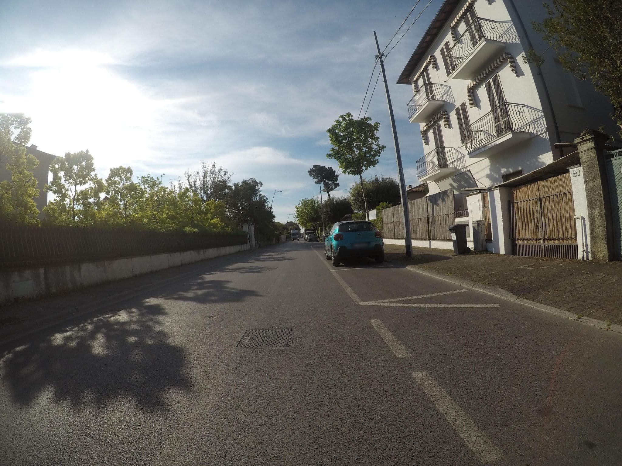 Street view near Hotel la Pineta al Mare, Forte dei Marmi — © cxc (CC BY-SA · Mapillary)