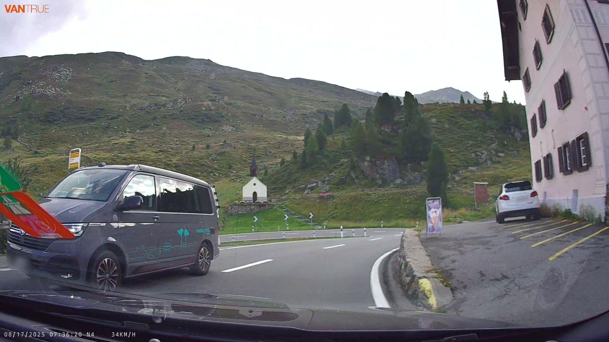 Street view near Gasthaus zum Tschuggen, Davos — © fcignat (CC BY-SA · Mapillary)