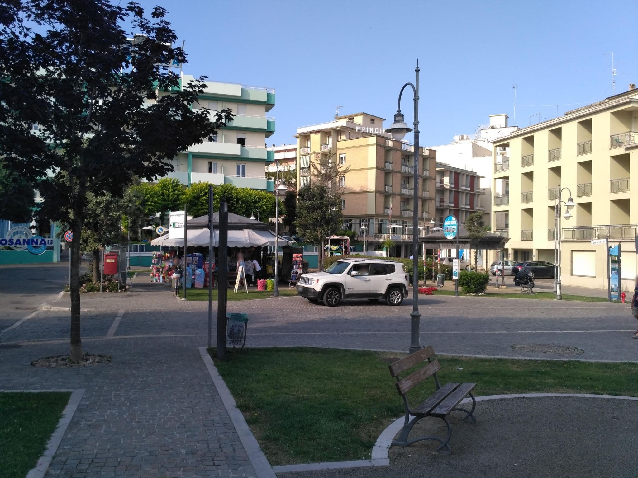 Street view near Grand Hotel Michelacci, Gabicce Mare — © folini (CC BY-SA · Mapillary)