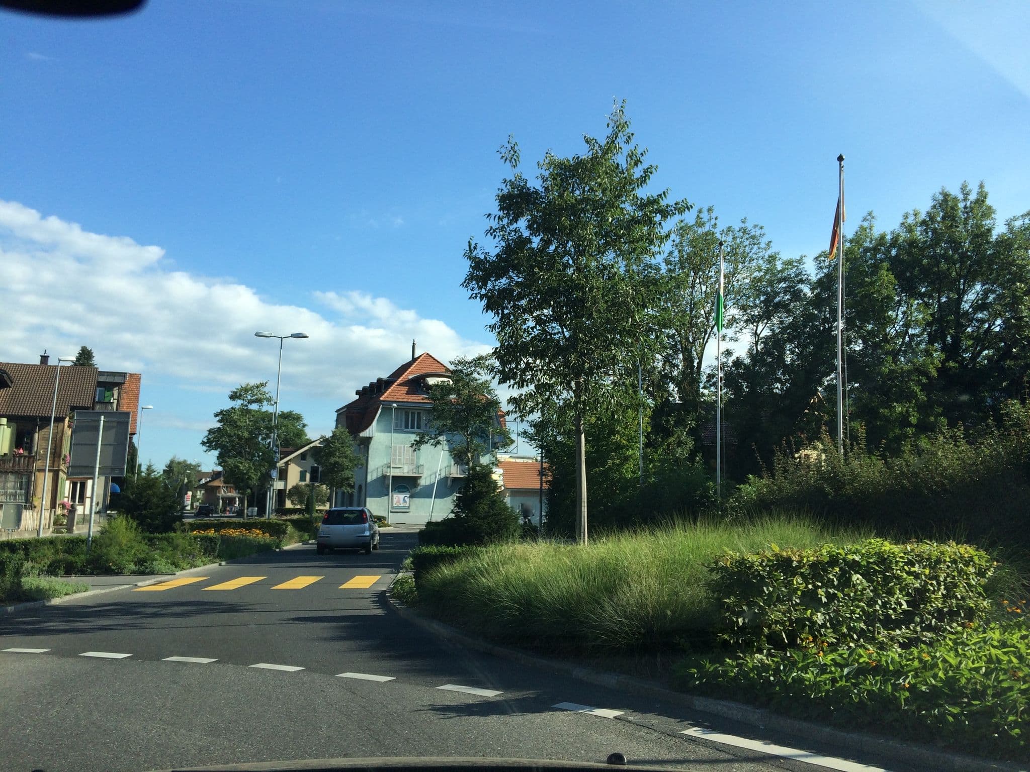 Street view near Holiday, Thun — © habi (CC BY-SA · Mapillary)