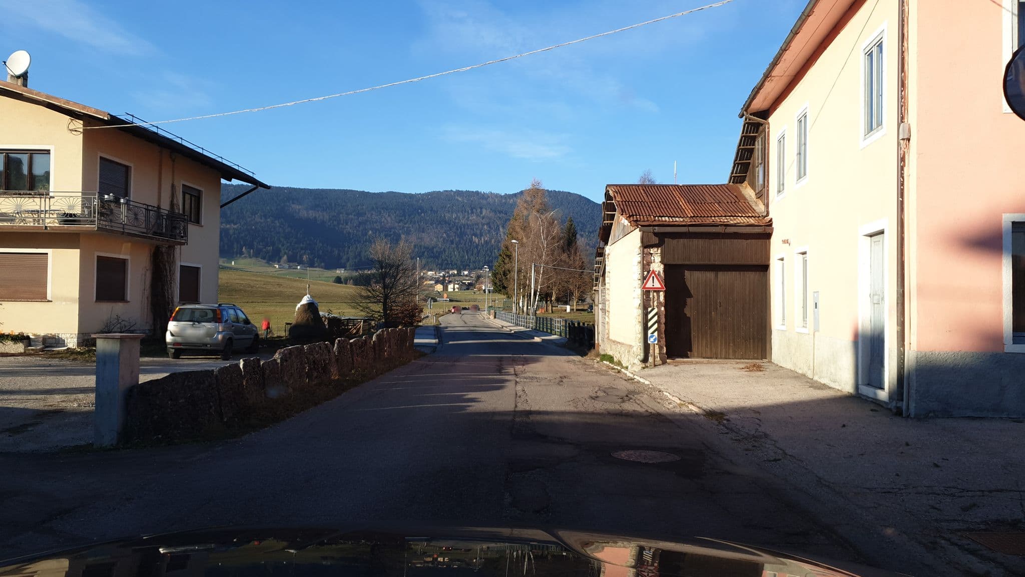 Street view near Ristorante Bar B&B 3409ft Aeroporto di Asiago, Asiago — © zerbit (CC BY-SA · Mapillary)