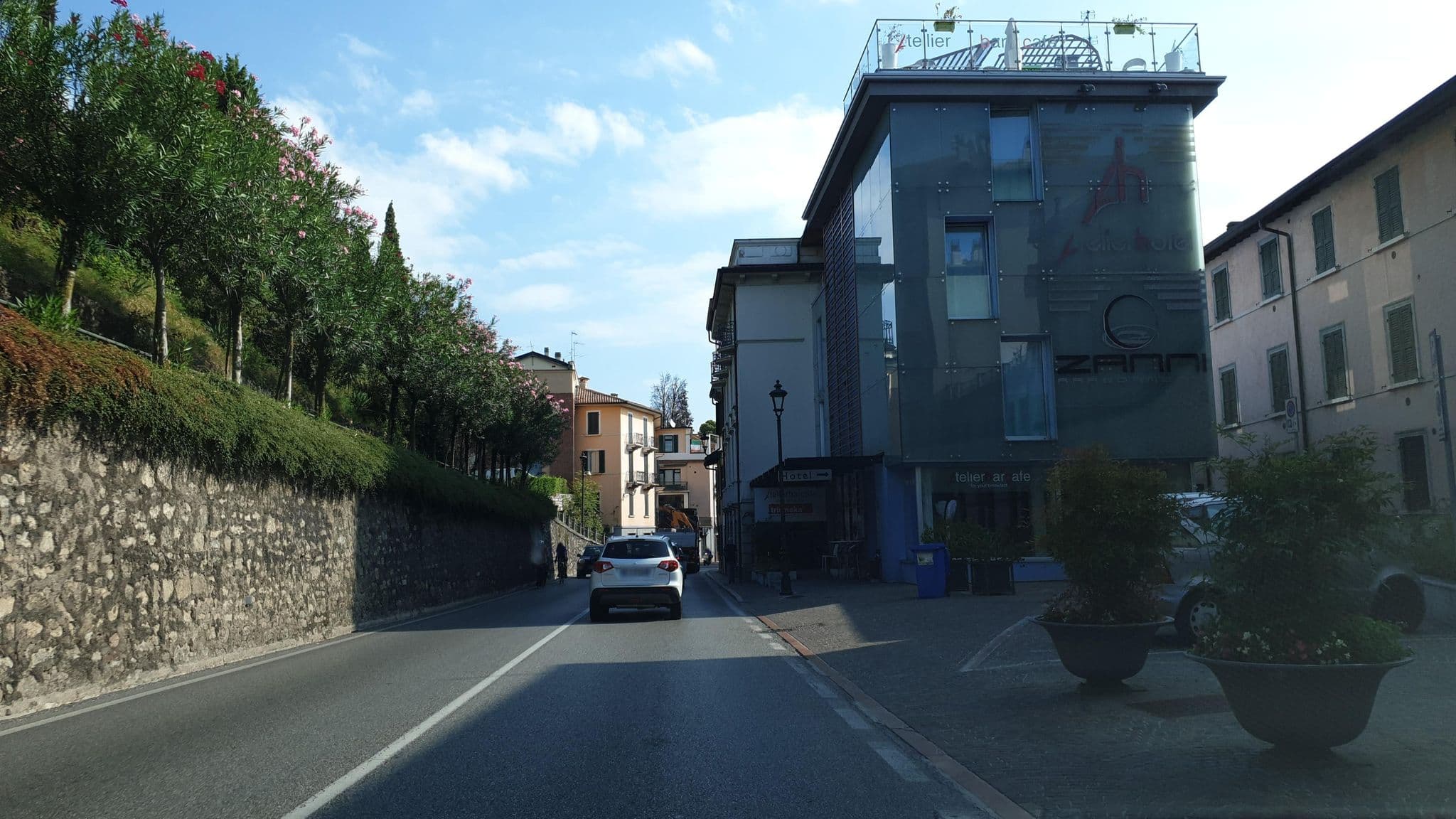 Street view near VITTORIALE BOUTIQUE HOTEL, Gardone Riviera — © jopparn (CC BY-SA · Mapillary)
