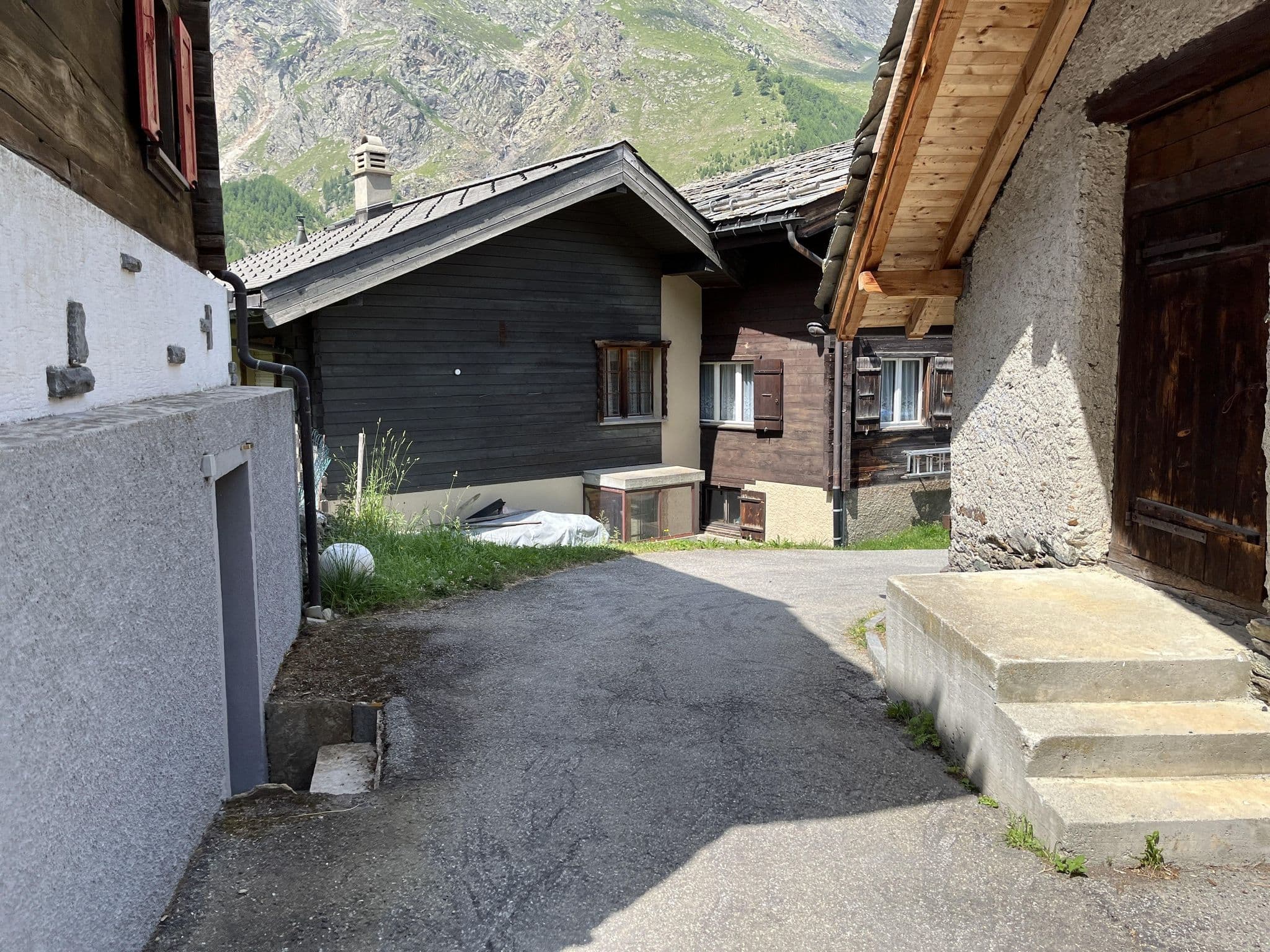 Street view near Hotel Larix, Saas-Fee — © kulmalukko (CC BY-SA · Mapillary)
