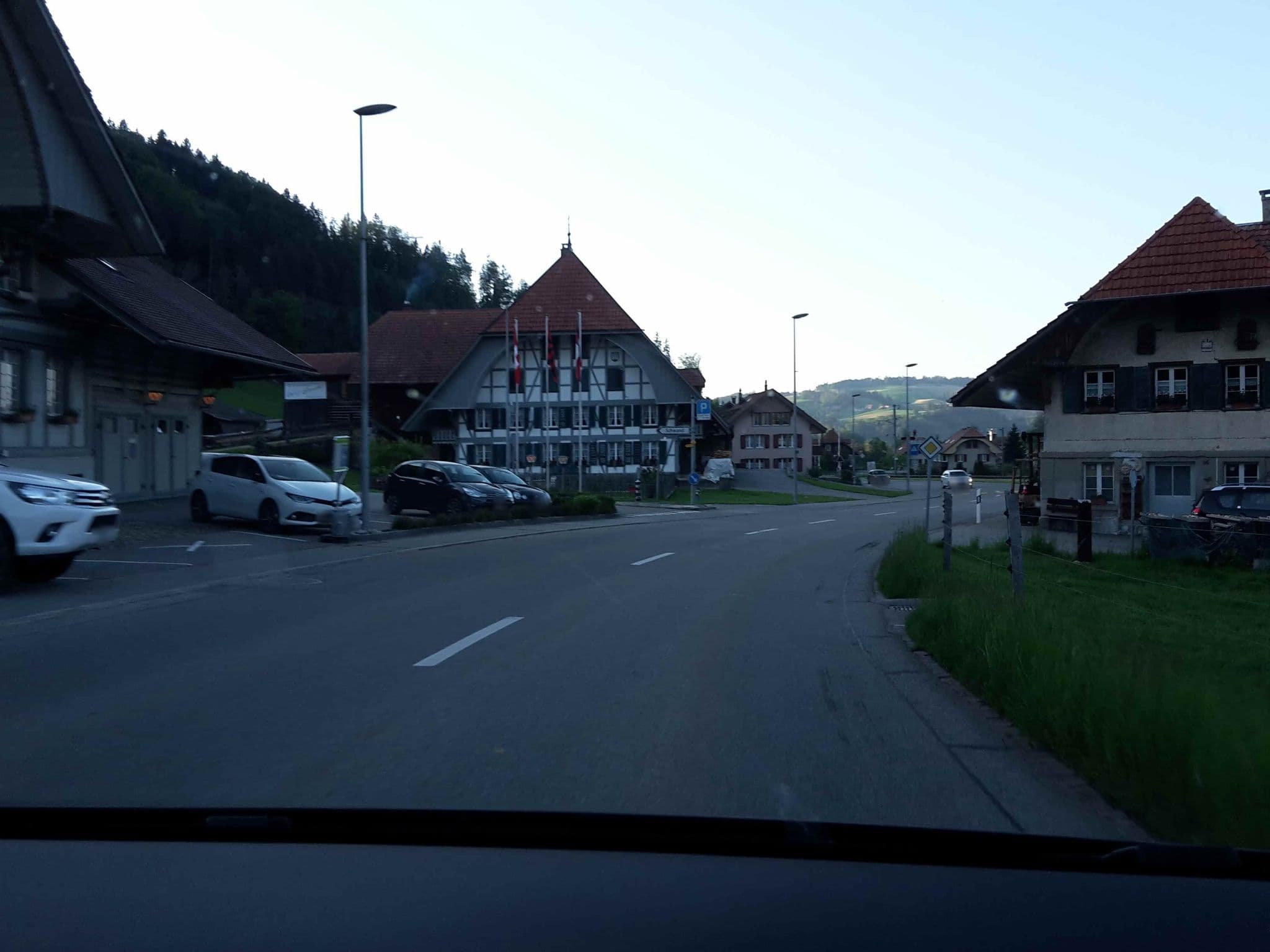 Street view near Rössli, Lützelflüh — © biobuur (CC BY-SA · Mapillary)