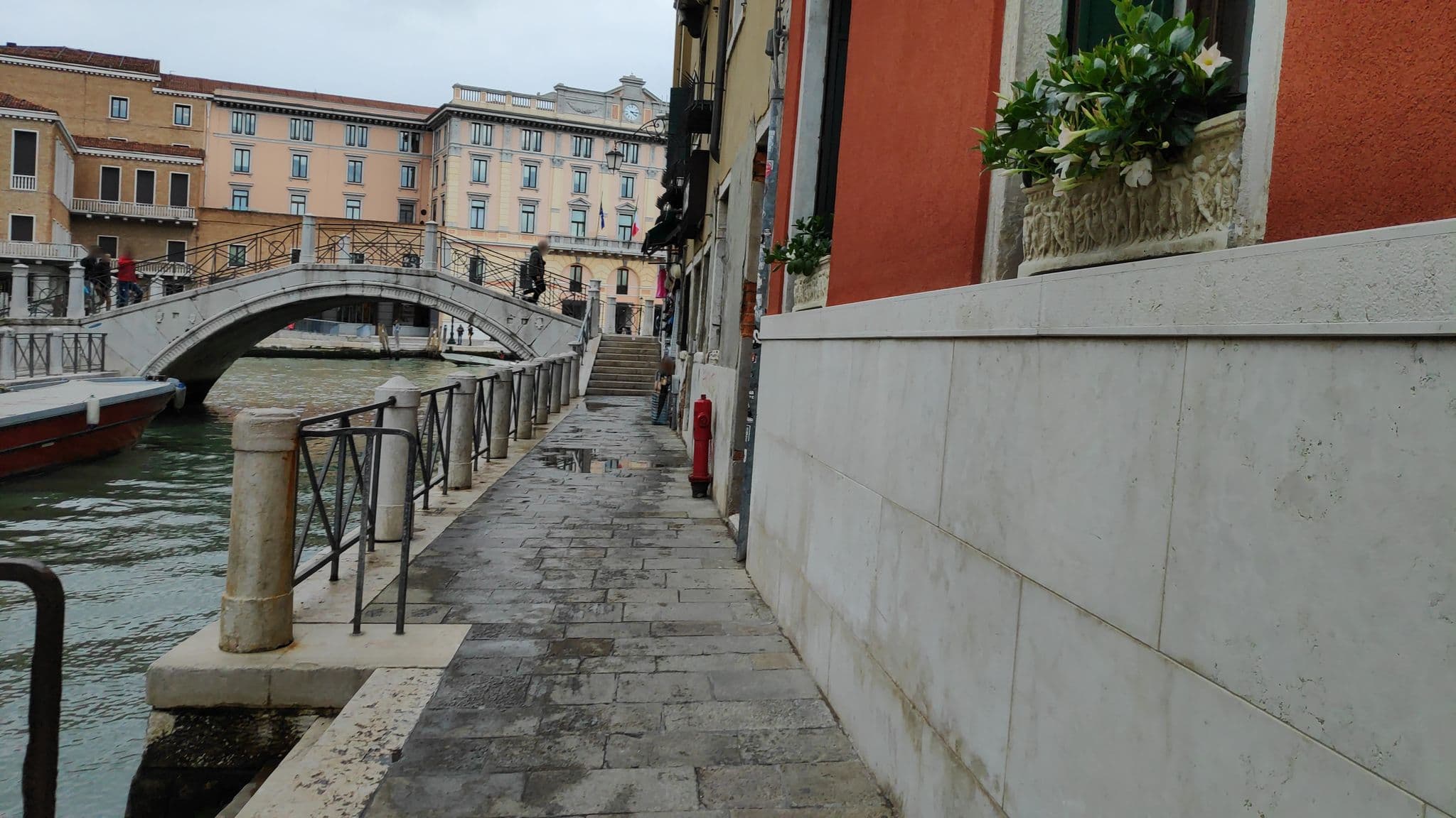 Street view near Hotel walter&canal, Venice — © marcuscalabresus (CC BY-SA · Mapillary)