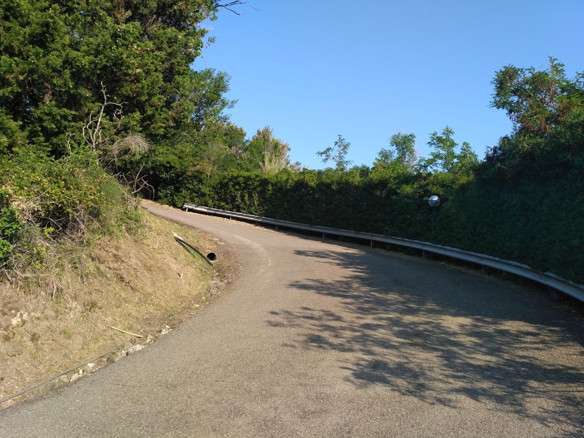Street view near Hotel Capo Est, Gabicce Mare — © folini (CC BY-SA · Mapillary)