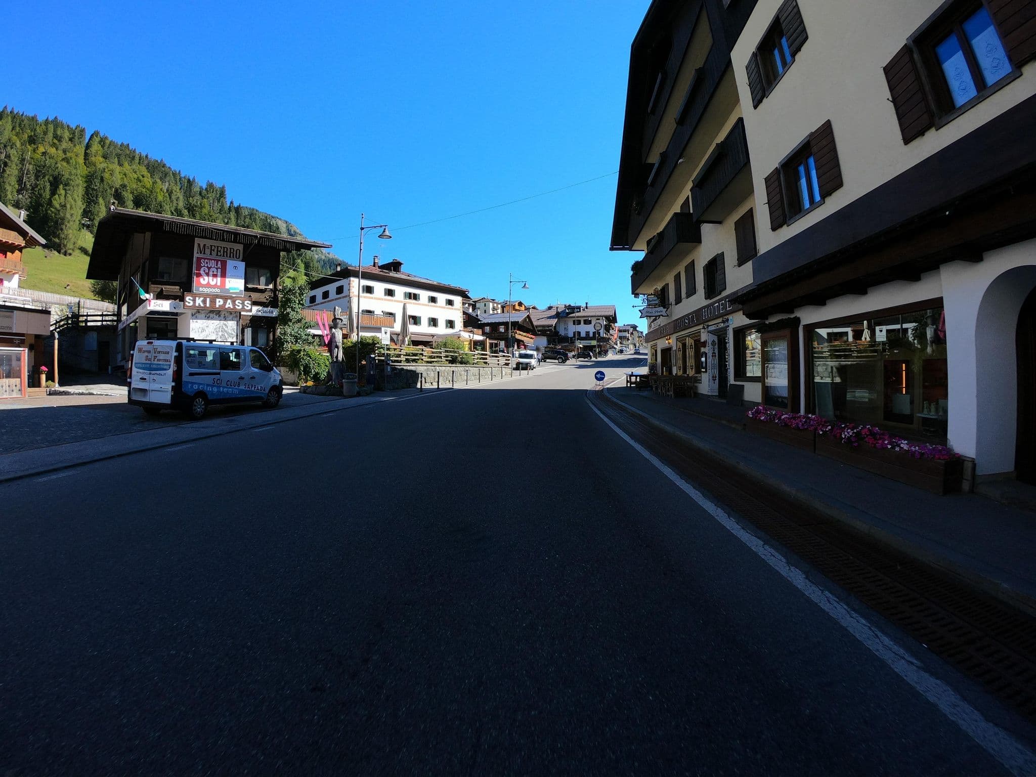 Street view near Hotel Posta Sappada / Goschthaus Poscht Plodn, Sappada — © joostjakob (CC BY-SA · Mapillary)
