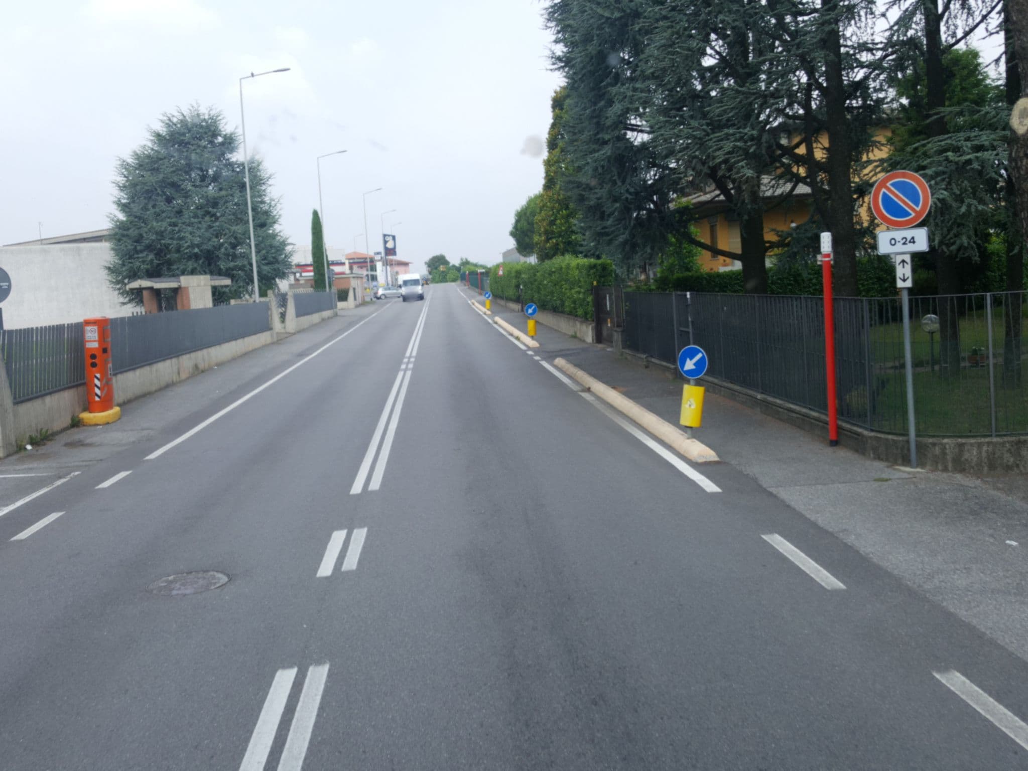 Street view near The Living Room -Guest House, Grassobbio — © klimakas (CC BY-SA · Mapillary)