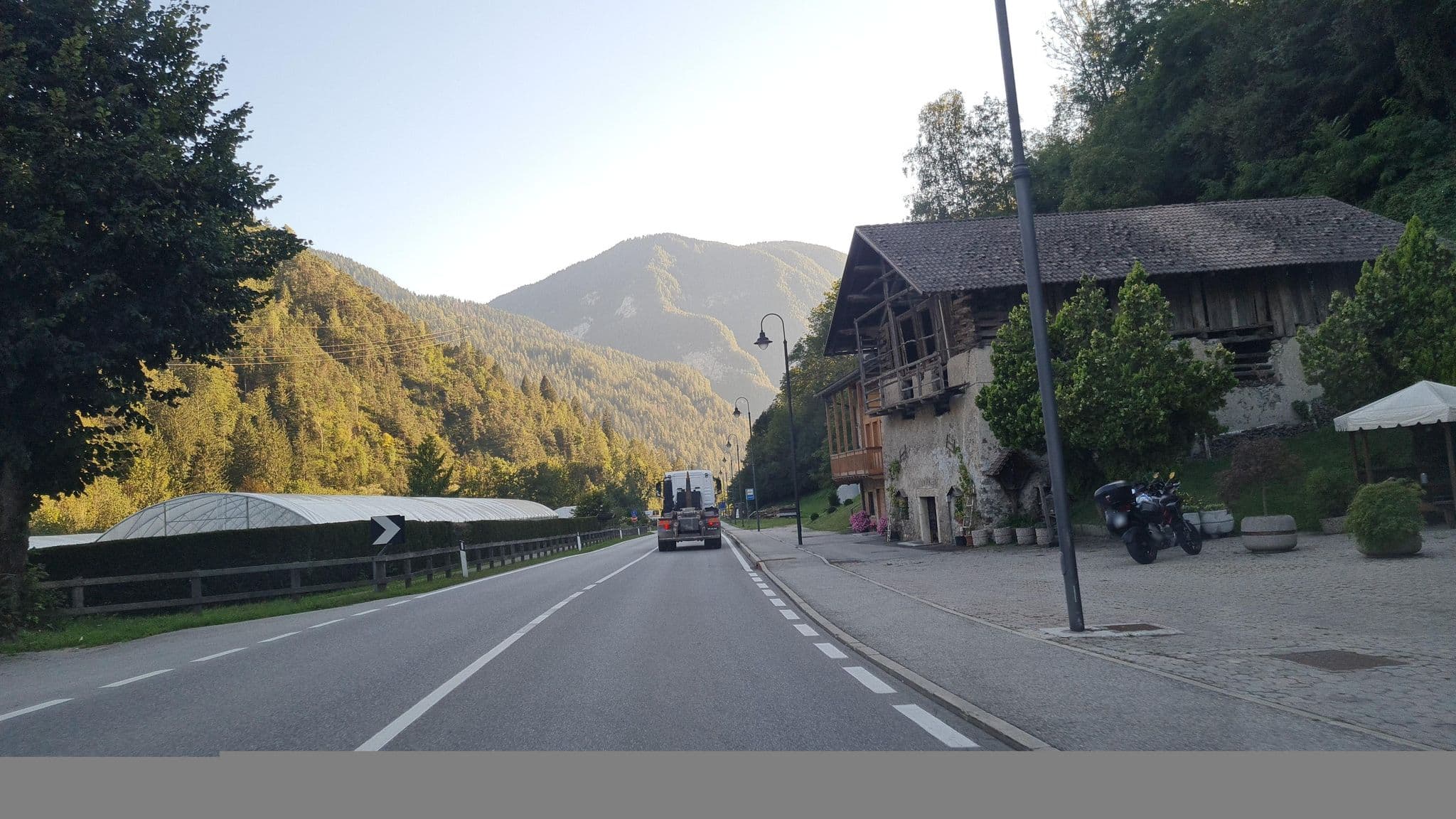 Street view near Albergo Ristorante Sorive, Transacqua — © laniuscollurio (CC BY-SA · Mapillary)