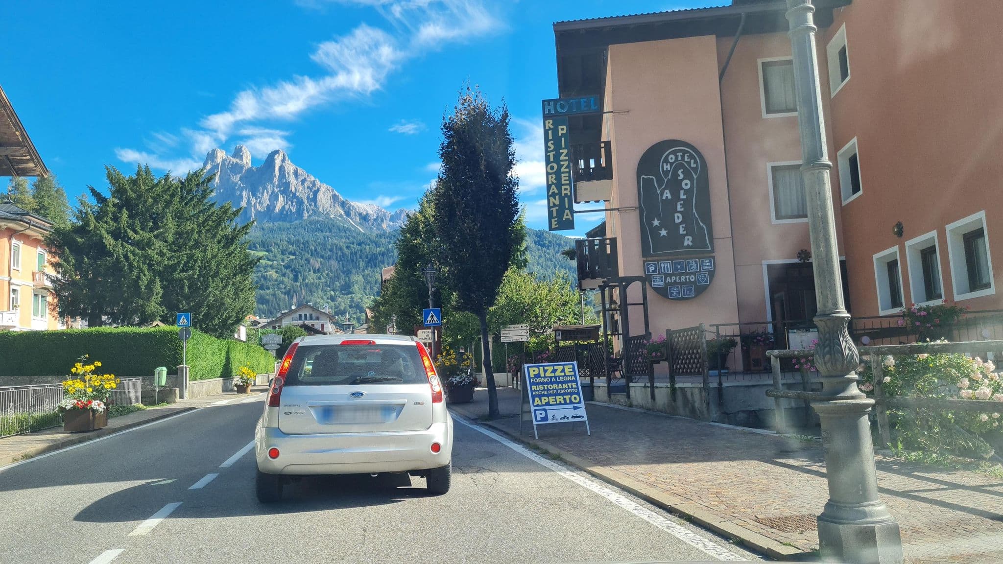Street view near Albergo A Soleder, Transacqua — © laniuscollurio (CC BY-SA · Mapillary)