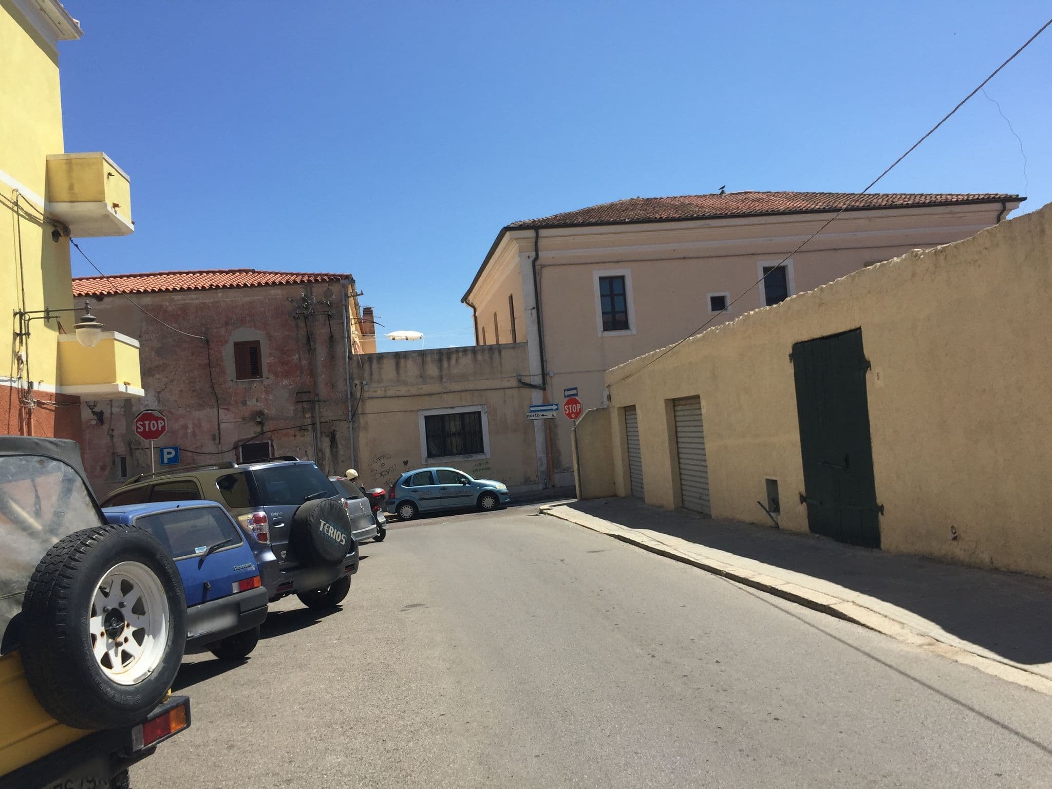 Street view near Residence Calaluna, La Maddalena — © thepriben (CC BY-SA · Mapillary)
