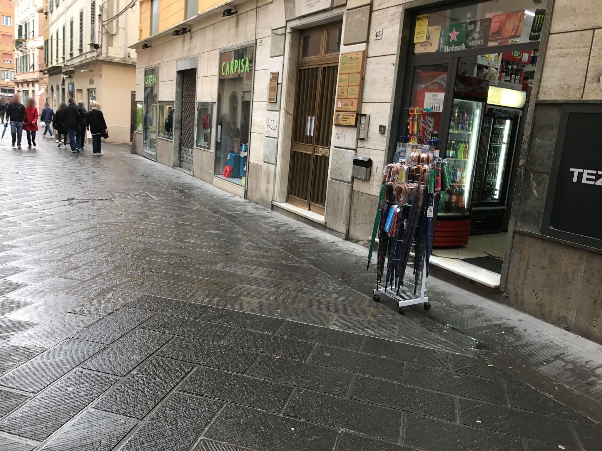 Street view near La Loggia de' Banchi, La Spezia — © ugz (CC BY-SA · Mapillary)