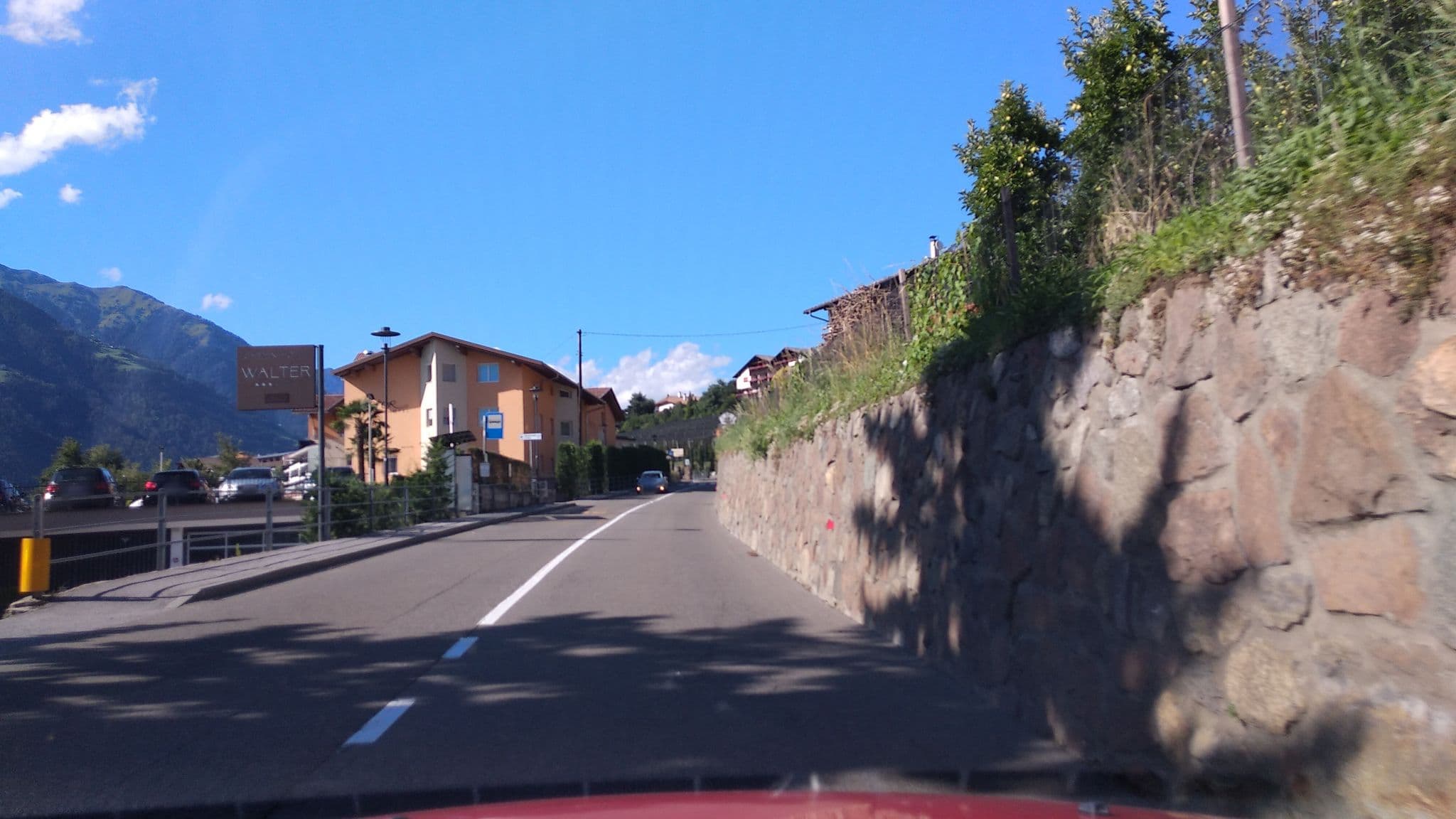 Street view near Hotel Walter, Scena