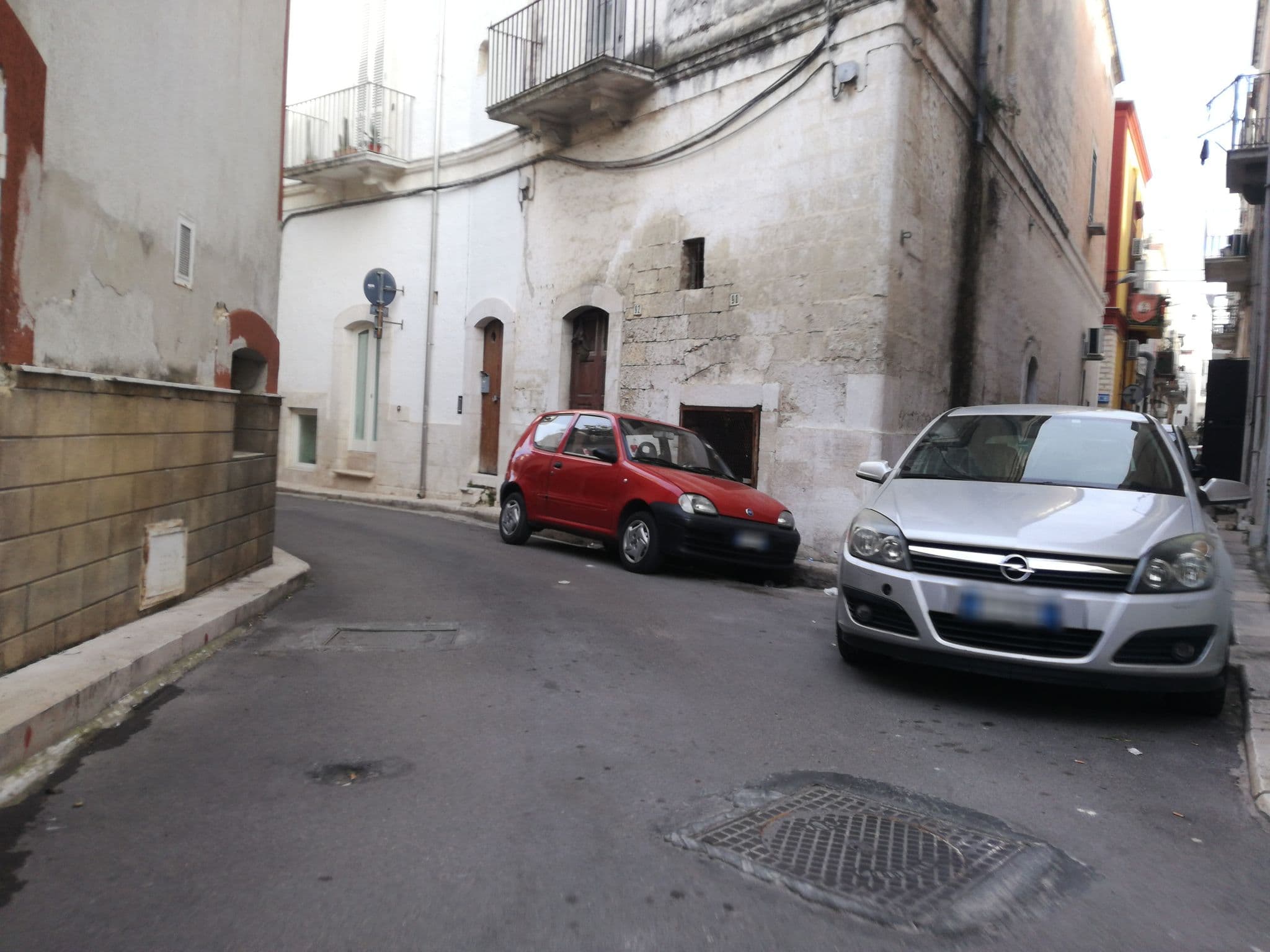 Street view near Guest House di Fronzo, Triggiano — © natanmast (CC BY-SA · Mapillary)