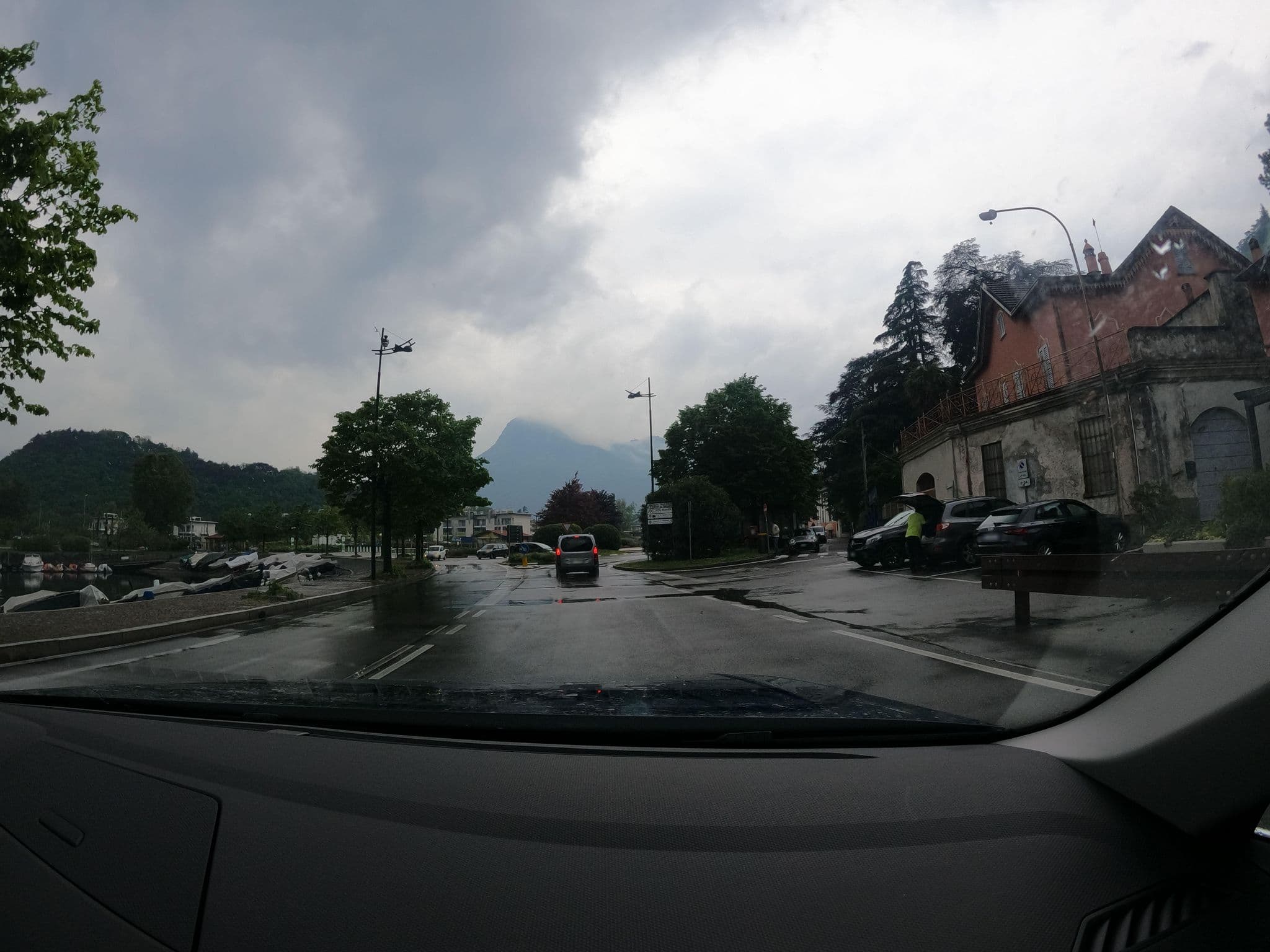 Street view near Hotel Baia di Pare, Malgrate — © borovac (CC BY-SA · Mapillary)