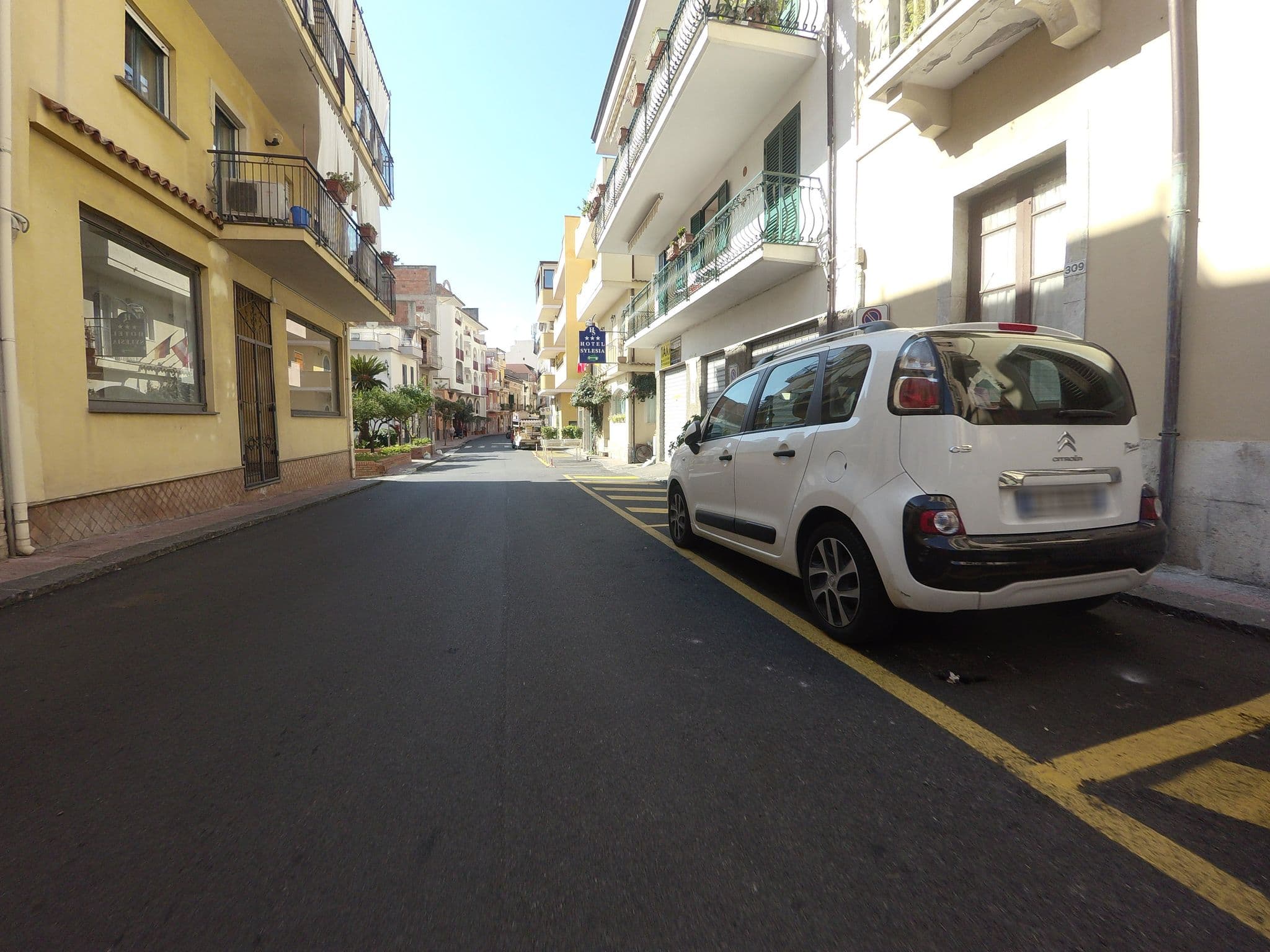 Street view near Hotel Sylesia, Letojanni — © posiki (CC BY-SA · Mapillary)