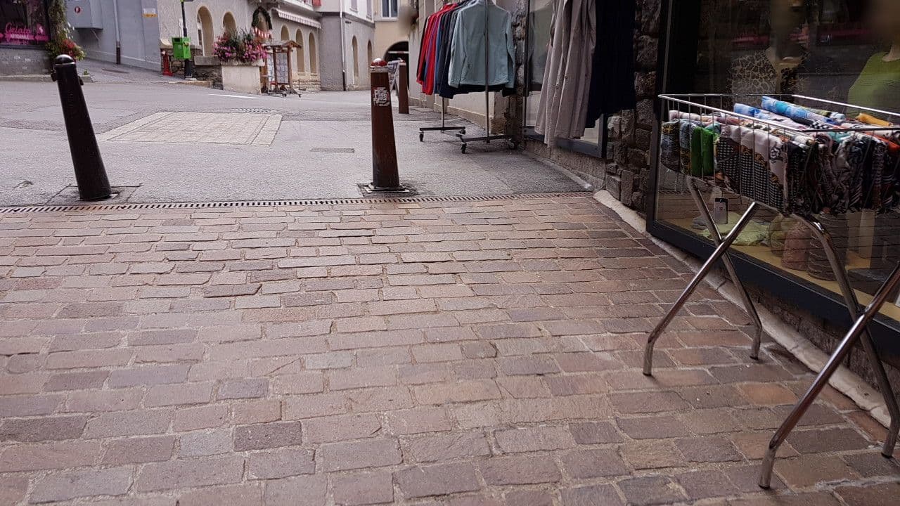 Street view near De France, Leukerbad — © trac71 (CC BY-SA · Mapillary)
