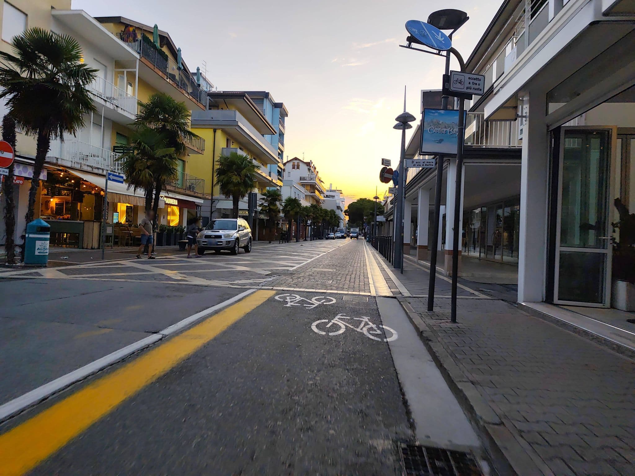 Street view near Albergo Speranza, Lido di Jesolo