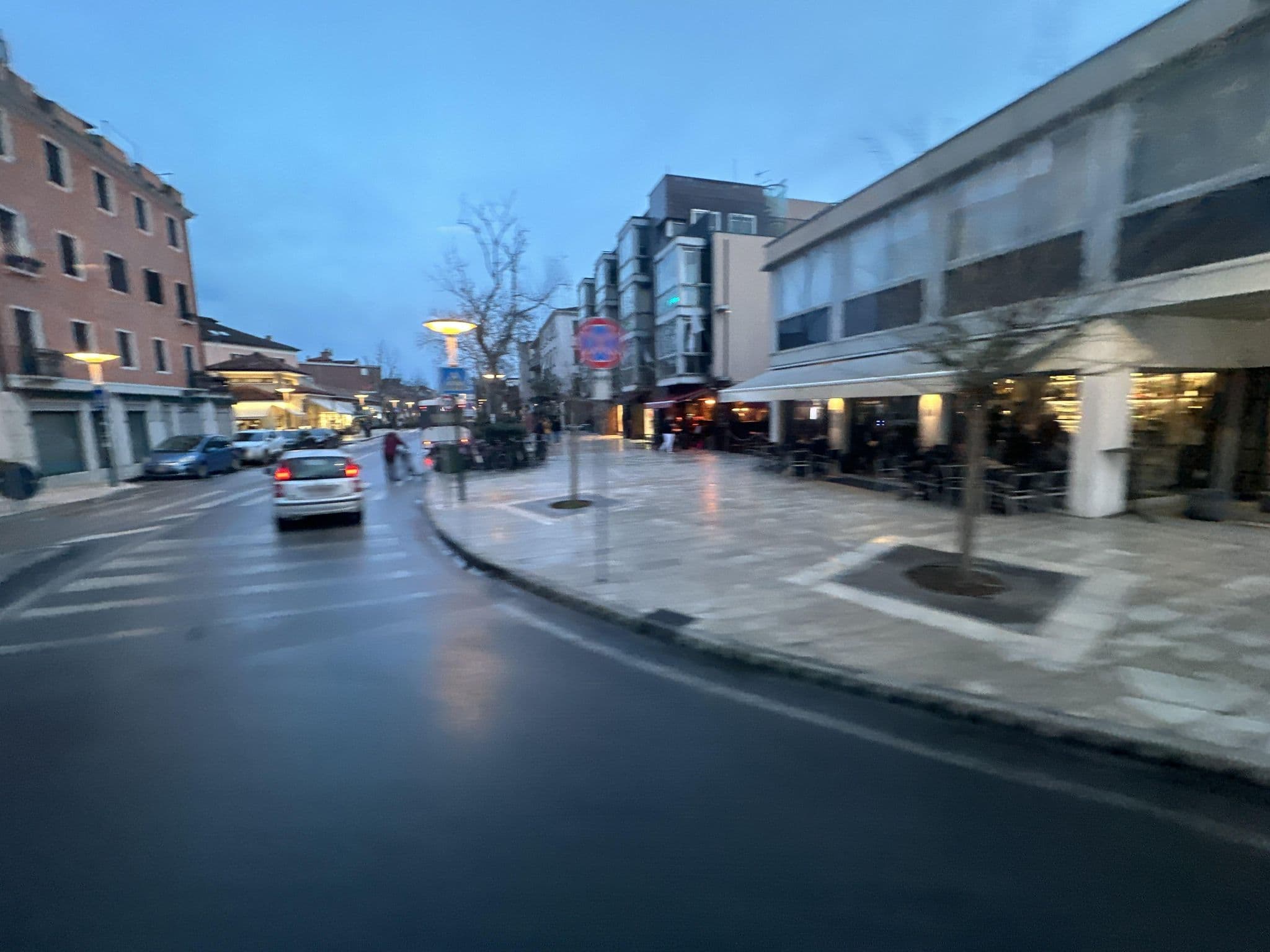 Street view near Hotel Riviera Venezia Lido, Lido — © quickness805 (CC BY-SA · Mapillary)