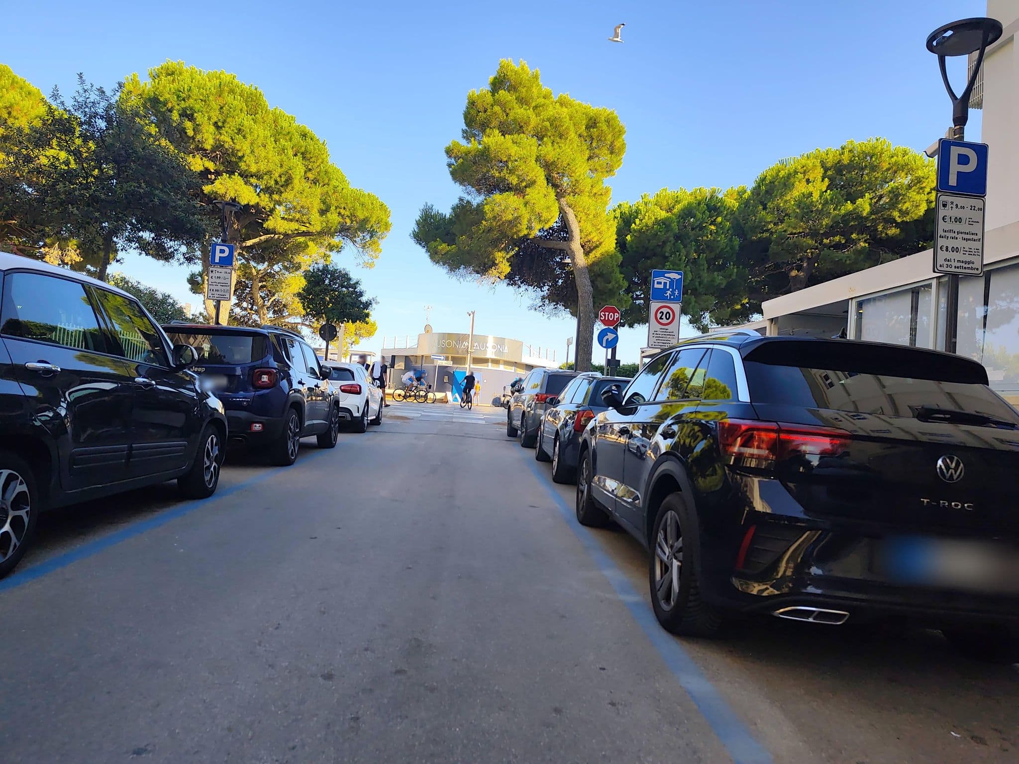 Street view near Hotel Calipso (FRONTE MARE), Lignano Sabbiadoro — © Duro (CC BY-SA · Mapillary)