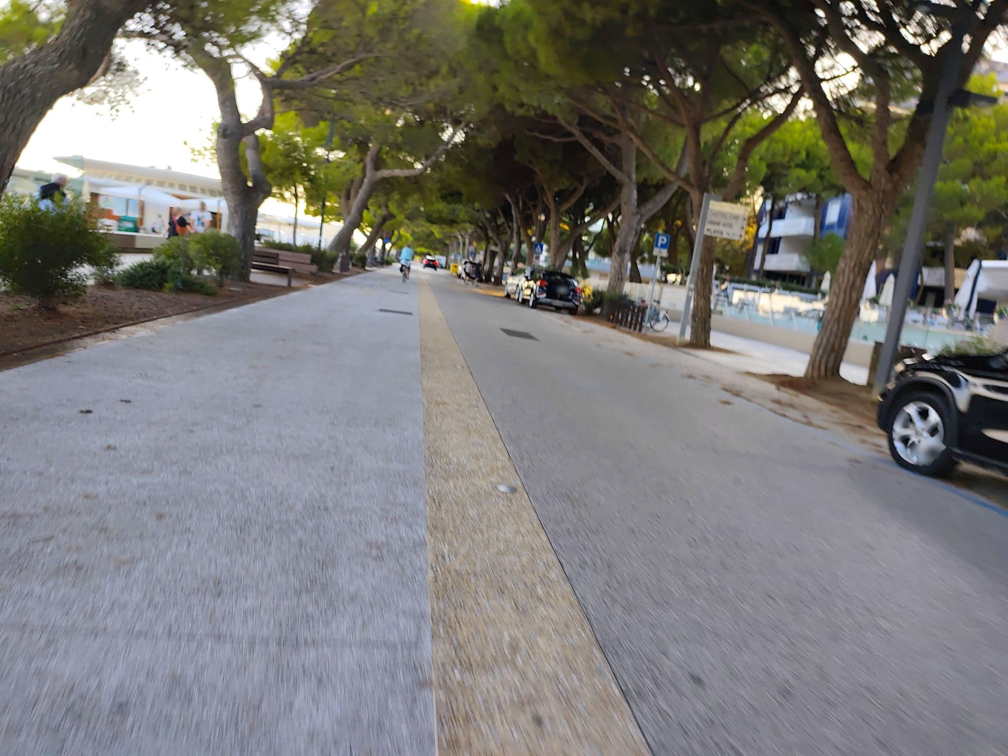 Street view near Hotel Ambra (FRONTE MARE), Lignano Sabbiadoro