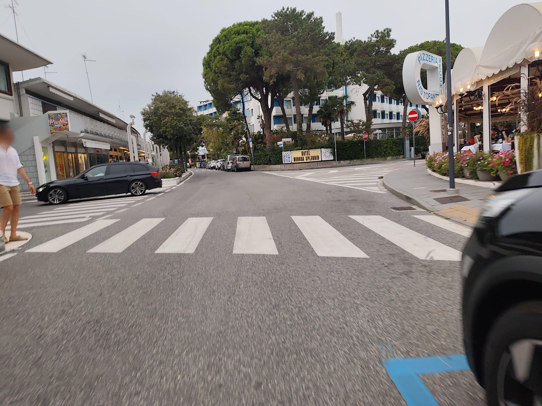 Street view near Hotel Santa Cruz, Lignano Sabbiadoro — © Duro (CC BY-SA · Mapillary)
