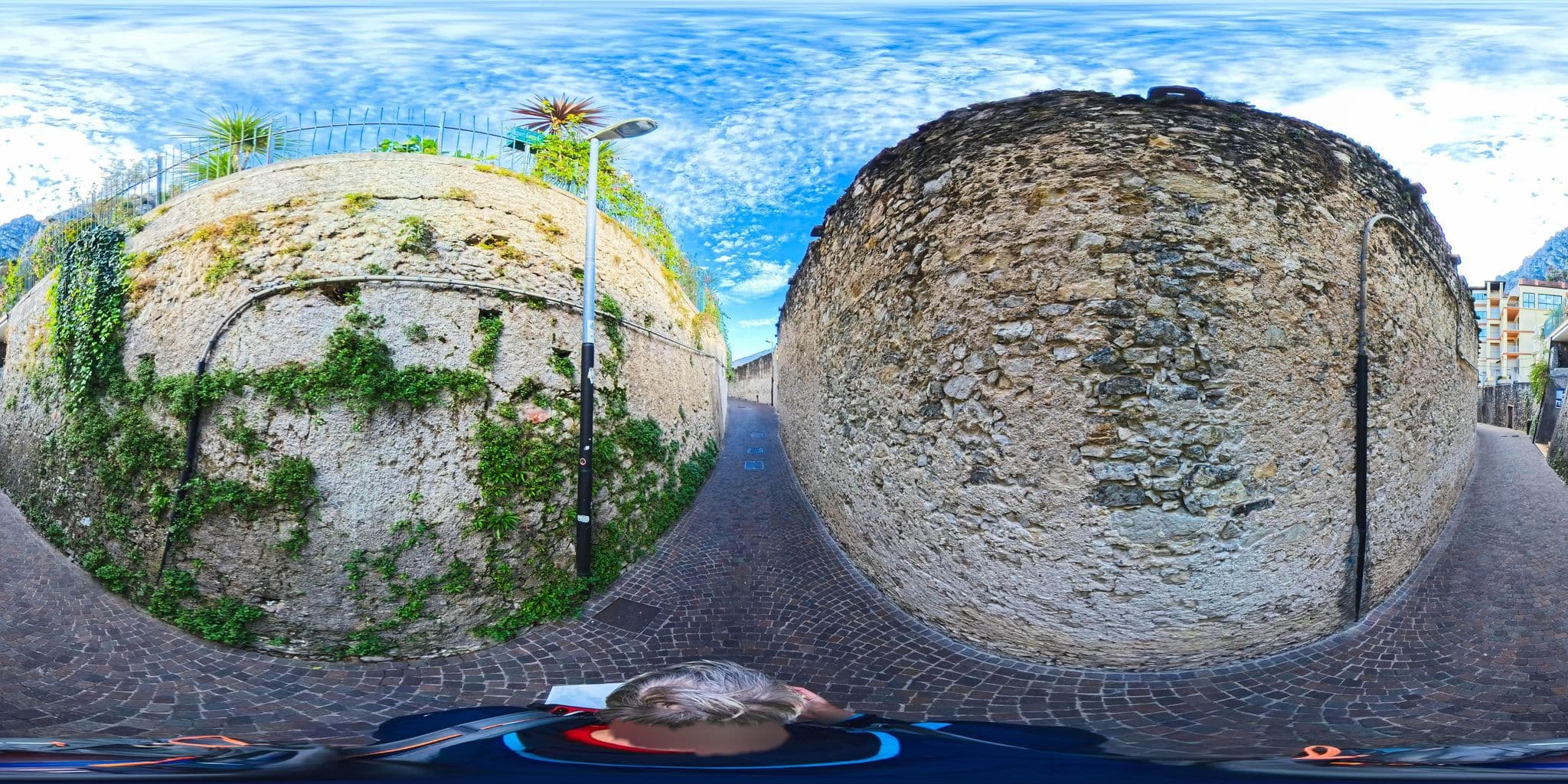 Street view near Hotel Splendid Palace, Limone sul Garda — © Hol_Ger (CC BY-SA · Mapillary)