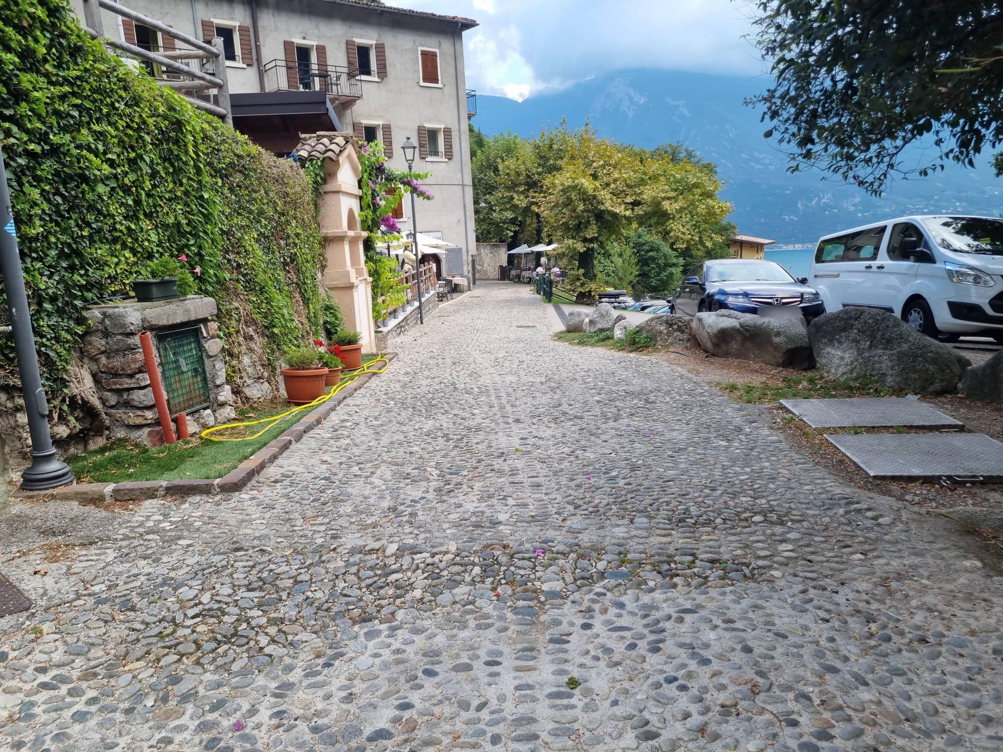 Street view near Limone/Lago di Garda, Limone sul Garda — © dsmm (CC BY-SA · Mapillary)