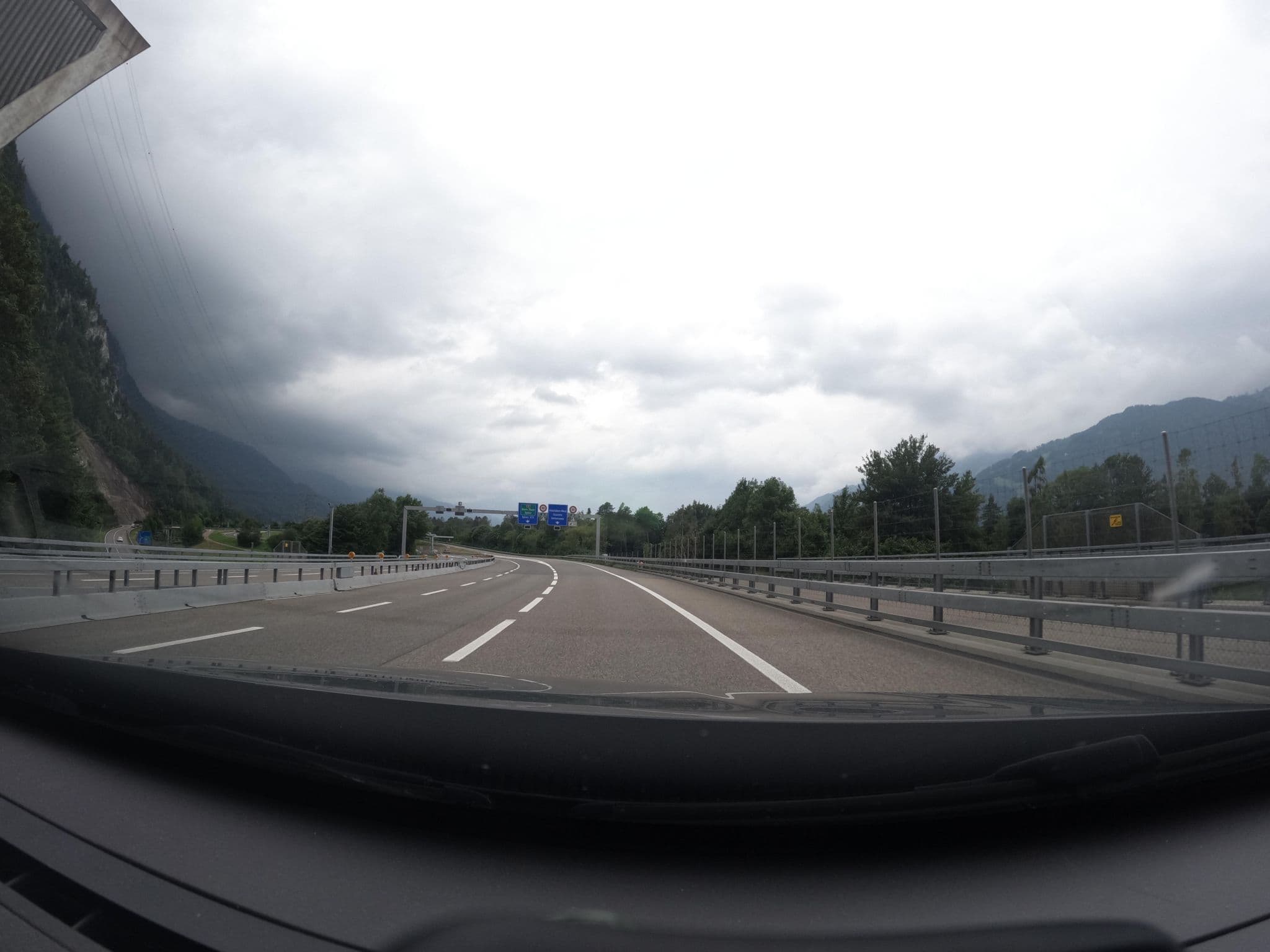 Street view near Landgasthof Hirschen, Interlaken — © vinisa (CC BY-SA · Mapillary)