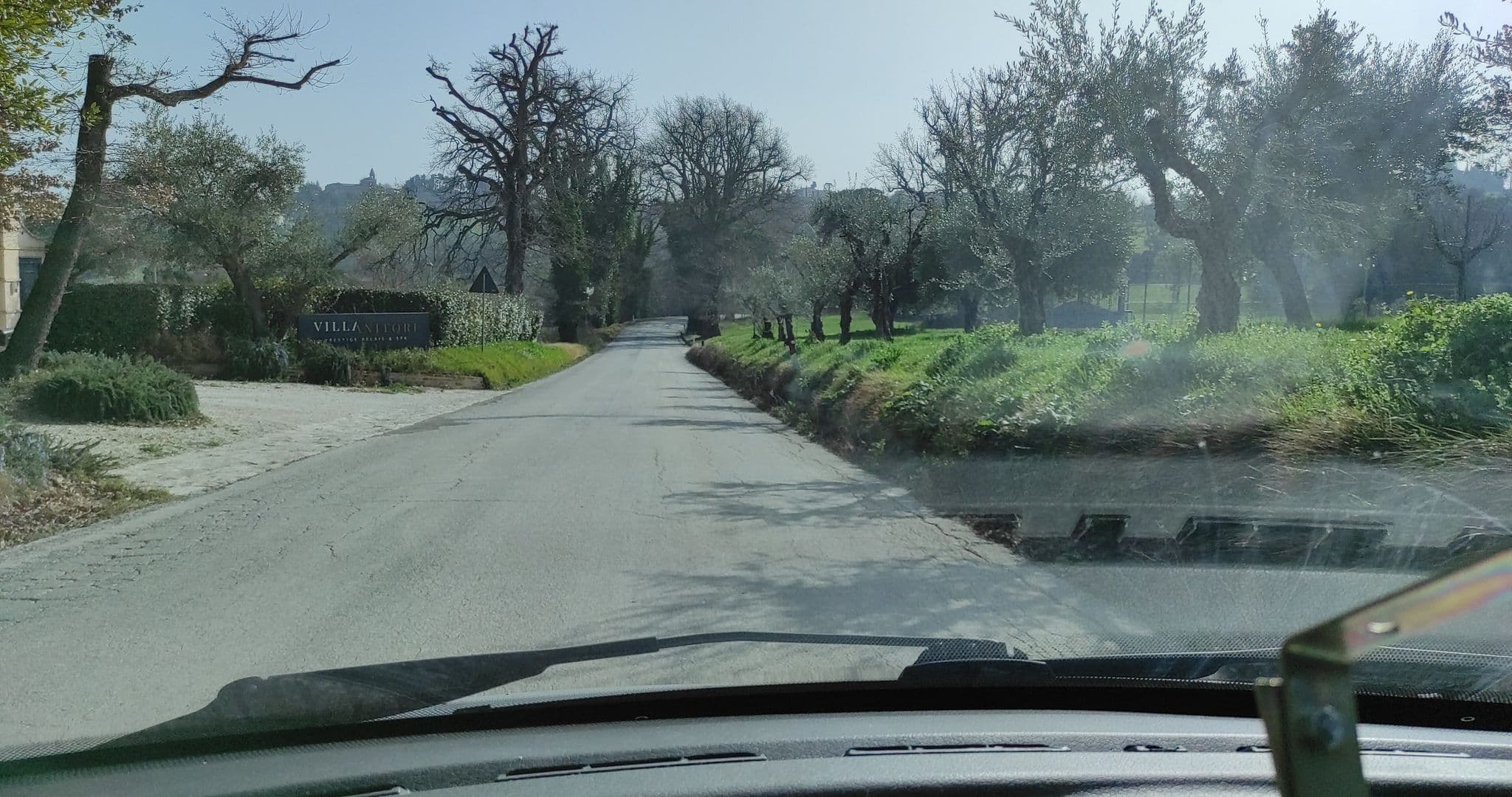 Street view near Villa Anitori Prestige Relais & SPA, Loro Piceno — © jeawrong (CC BY-SA · Mapillary)