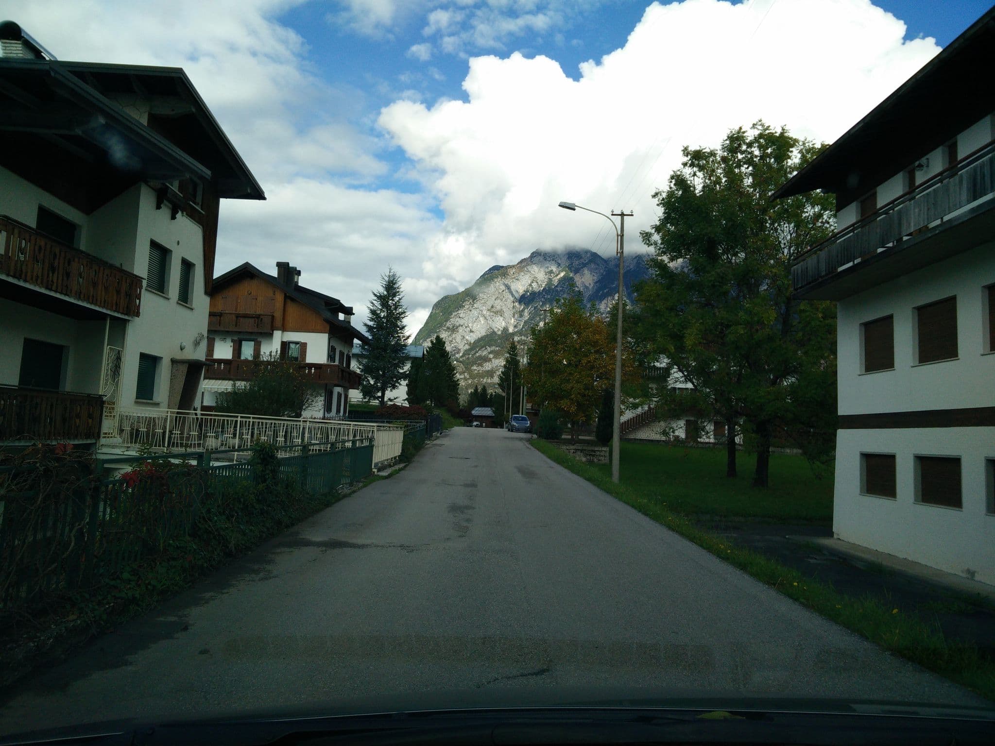 Street view near Chalet Cridola Dolomiti Experience, Lozzo di Cadore — © bellazambo (CC BY-SA · Mapillary)