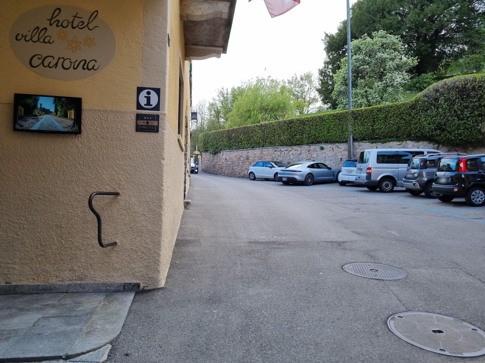 Street view near Hotel Villa Carona, Melide — © Yha1 (CC BY-SA · Mapillary)
