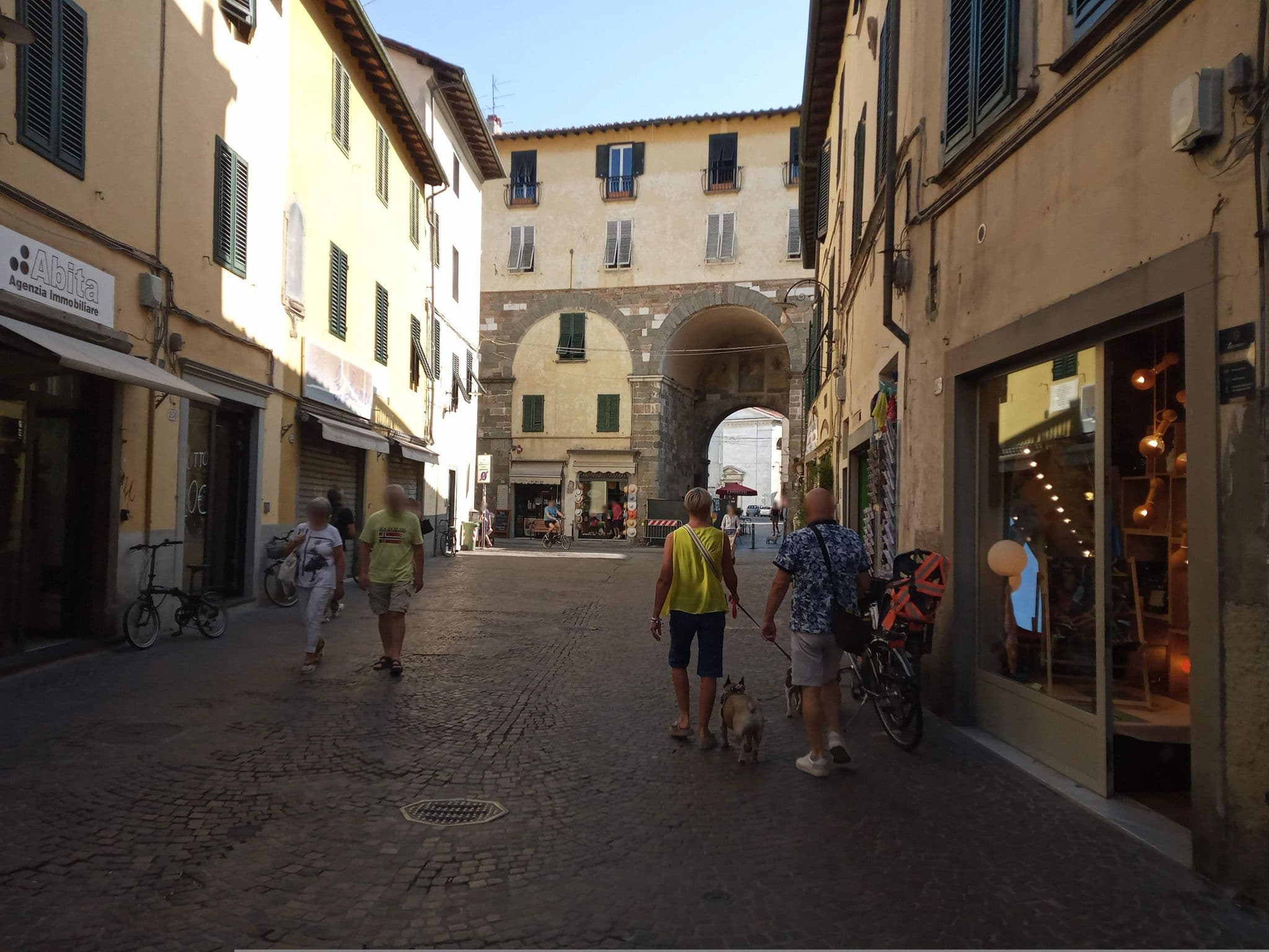 Street view near B&B L'IRIS, Lucca — © antonio_barsottini (CC BY-SA · Mapillary)