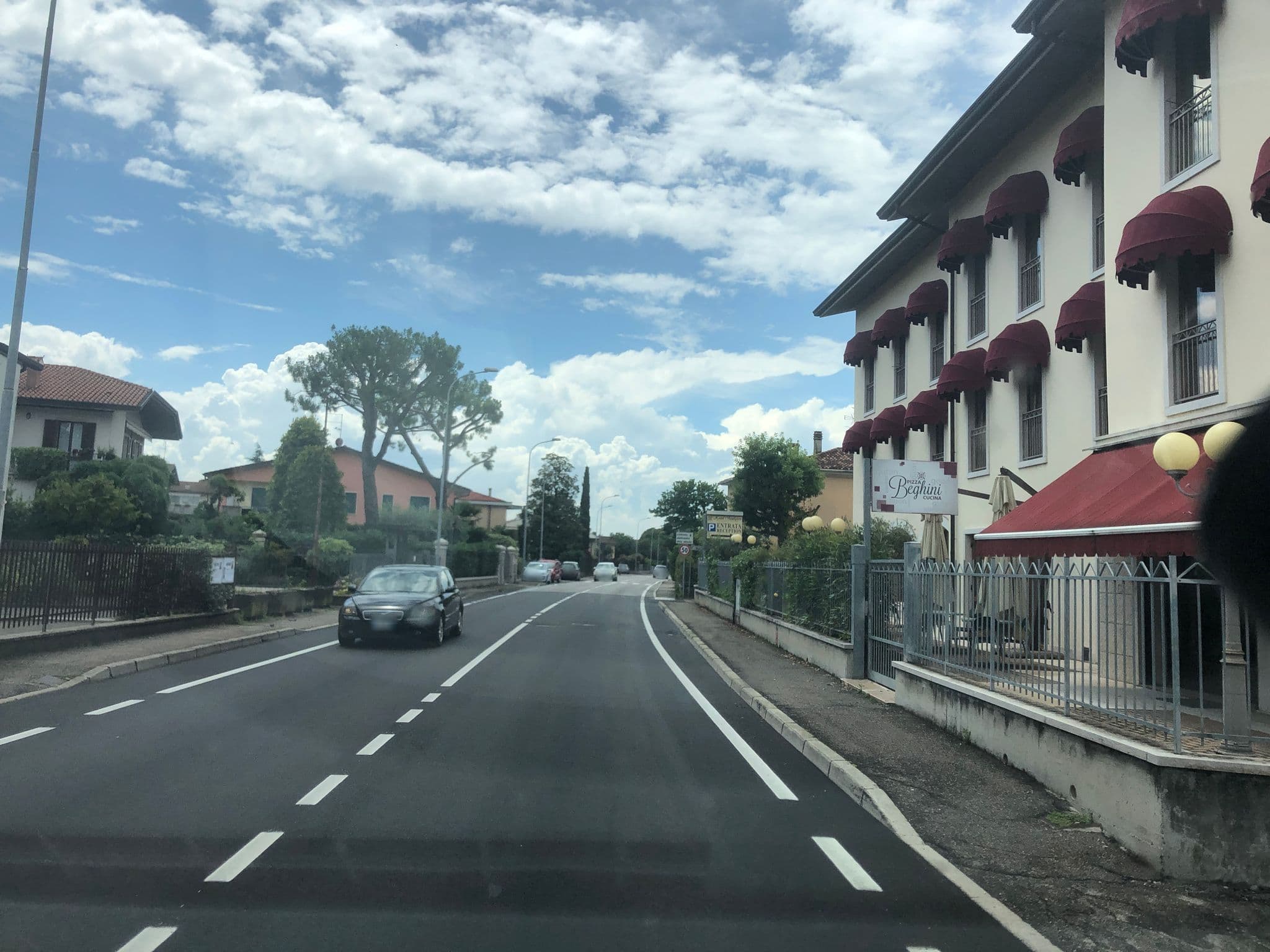 Street view near Hotel Scaligero S.N.C. Di Beghini Cesare & C., Sommacampagna — © pisul (CC BY-SA · Mapillary)