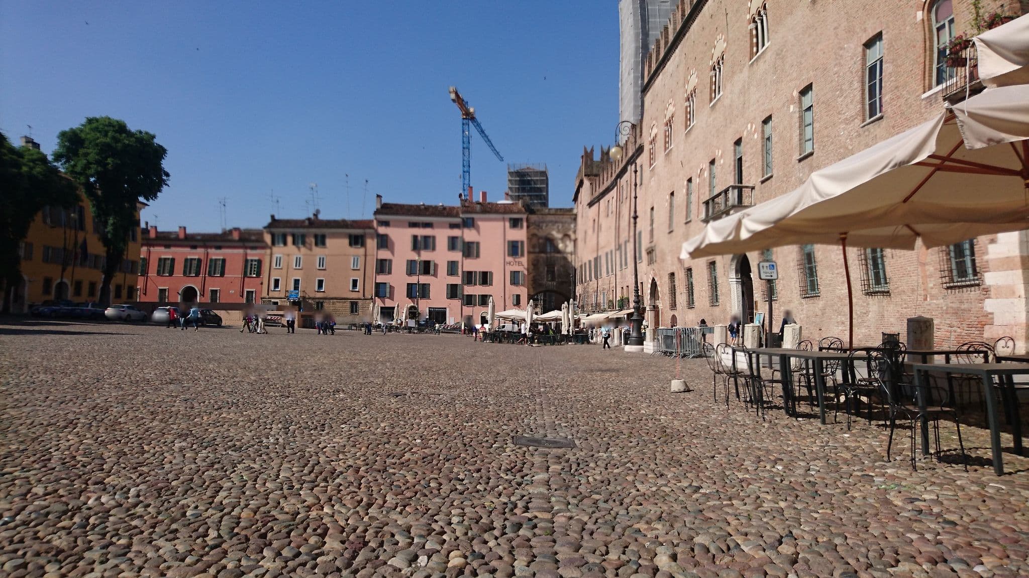 Street view near Ca' degli Uberti Palace Hotel, Mantua — © voschix (CC BY-SA · Mapillary)