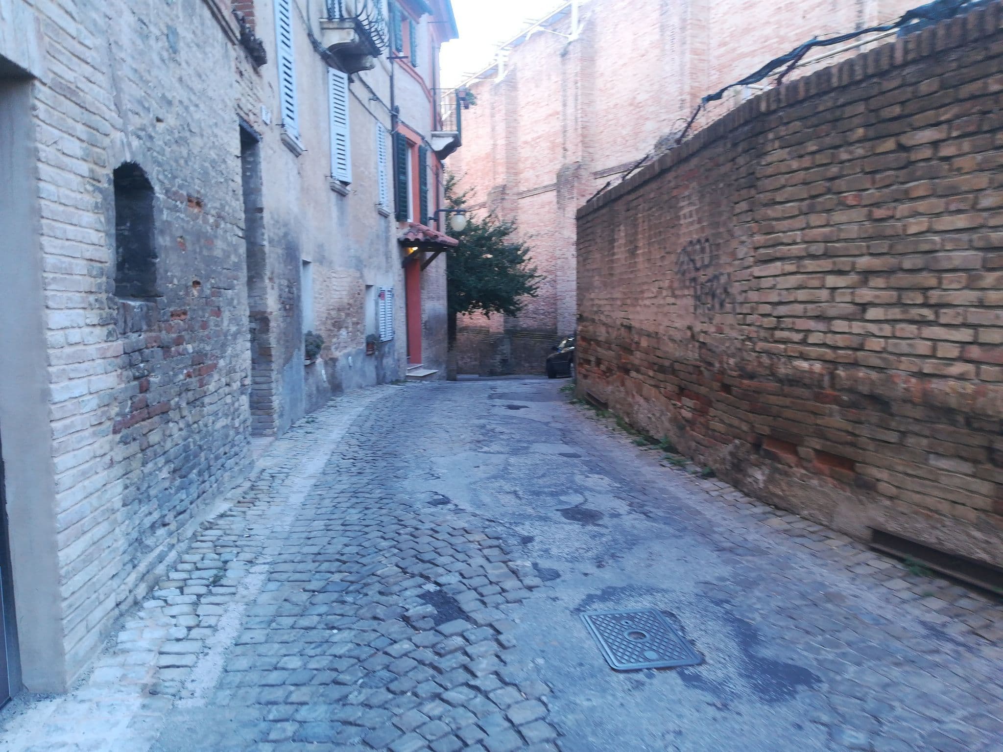 Street view near I Mecenati | Centrale Macerata Albergo Diffuso, Macerata — © jeawrong (CC BY-SA · Mapillary)