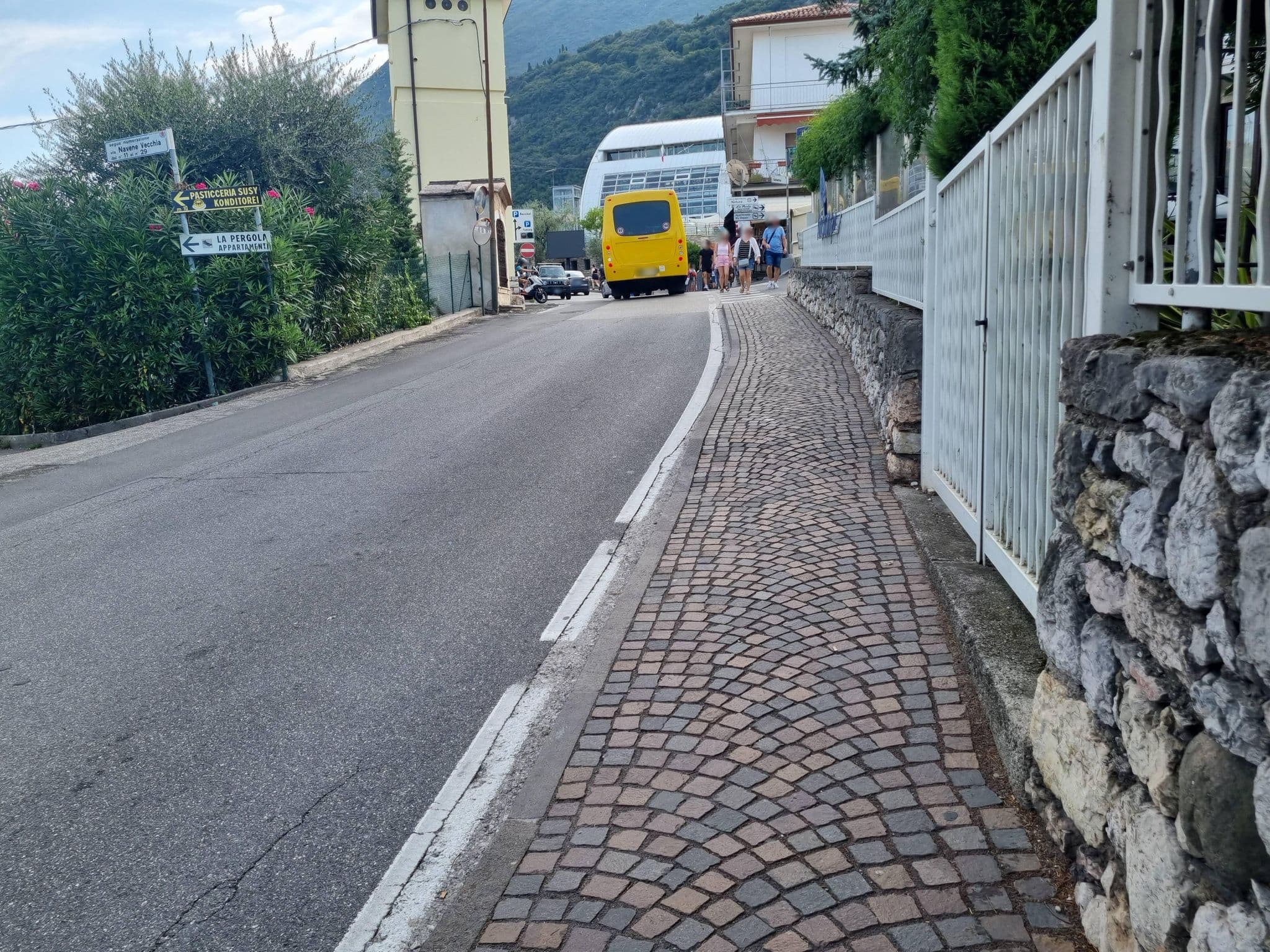 Street view near Eco Hotel Ariston, Malcesine — © dsmm (CC BY-SA · Mapillary)