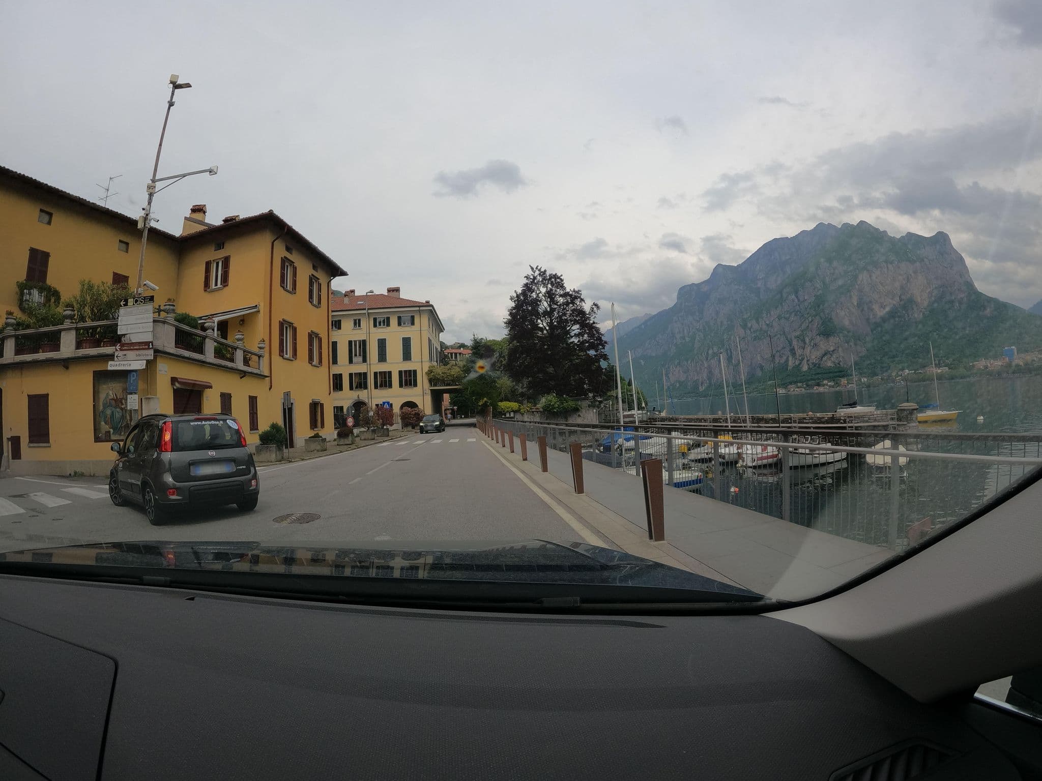 Street view near Lungo Lago Malgrate, Malgrate — © borovac (CC BY-SA · Mapillary)