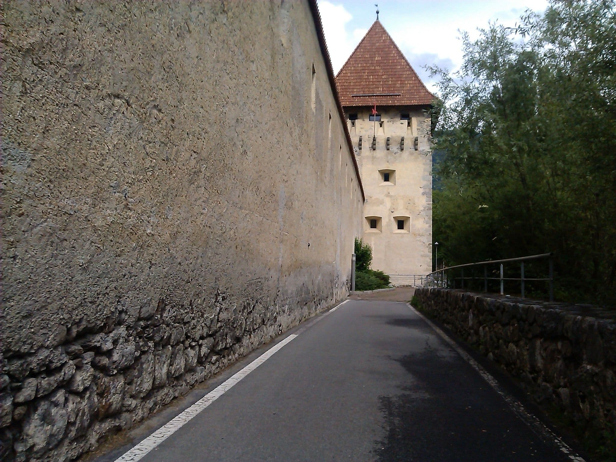 Street view near Albergo Albero Verde, Malles Venosta
