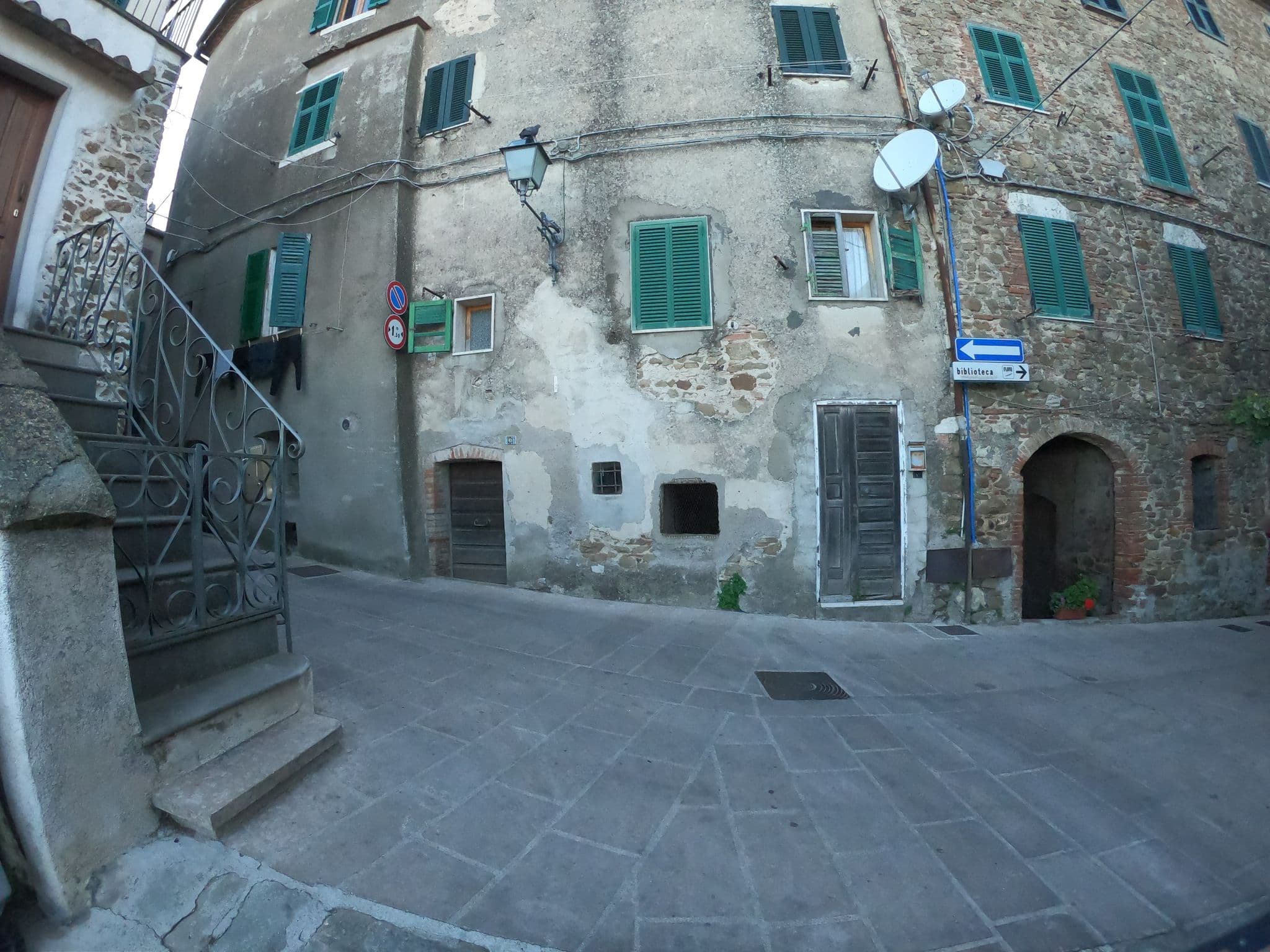 Street view near B&B Casa delle Camelie, Manciano — © marcuscalabresus (CC BY-SA · Mapillary)